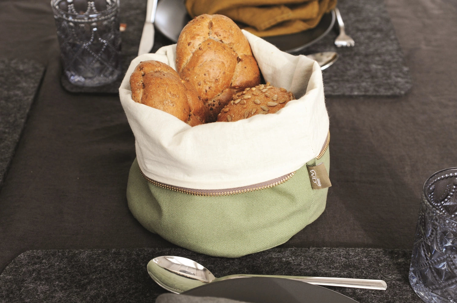 Grüne Baumwoll-Brottasche, 20 cm, ideal zum Warmhalten von Backwaren, bietet eine praktische Lösung für frisches Brot und Brötchen.