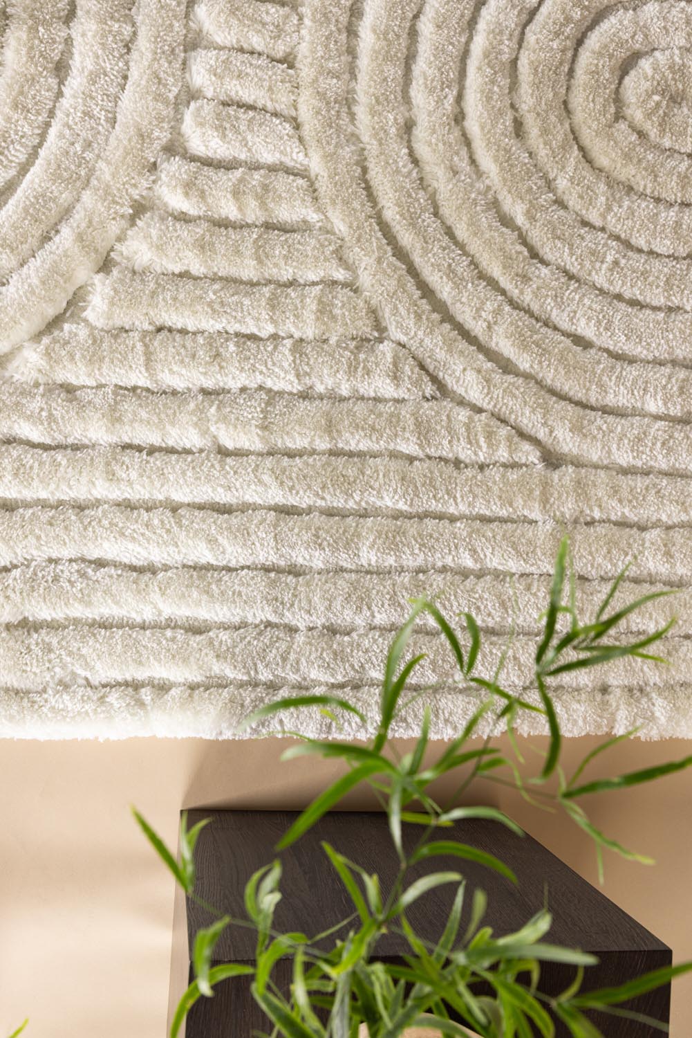 Niklas Teppich in Weiss präsentiert im Onlineshop von KAQTU Design AG. Teppich ist von Venture Home