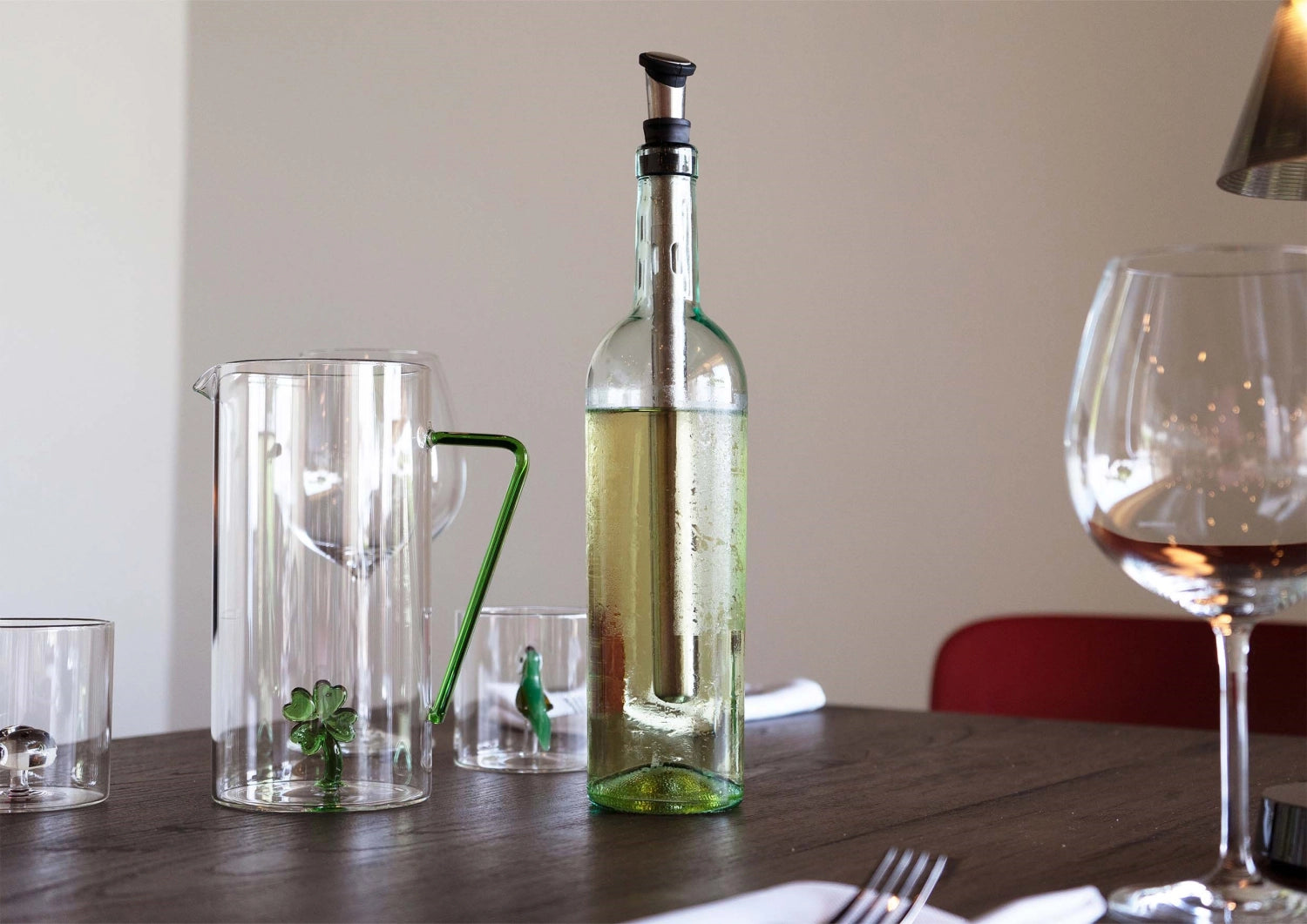 Weinausgießer mit integriertem Kühler von Easy Life, 32x1.6 cm, für optimal temperierten und stilvollen Weingenuss.