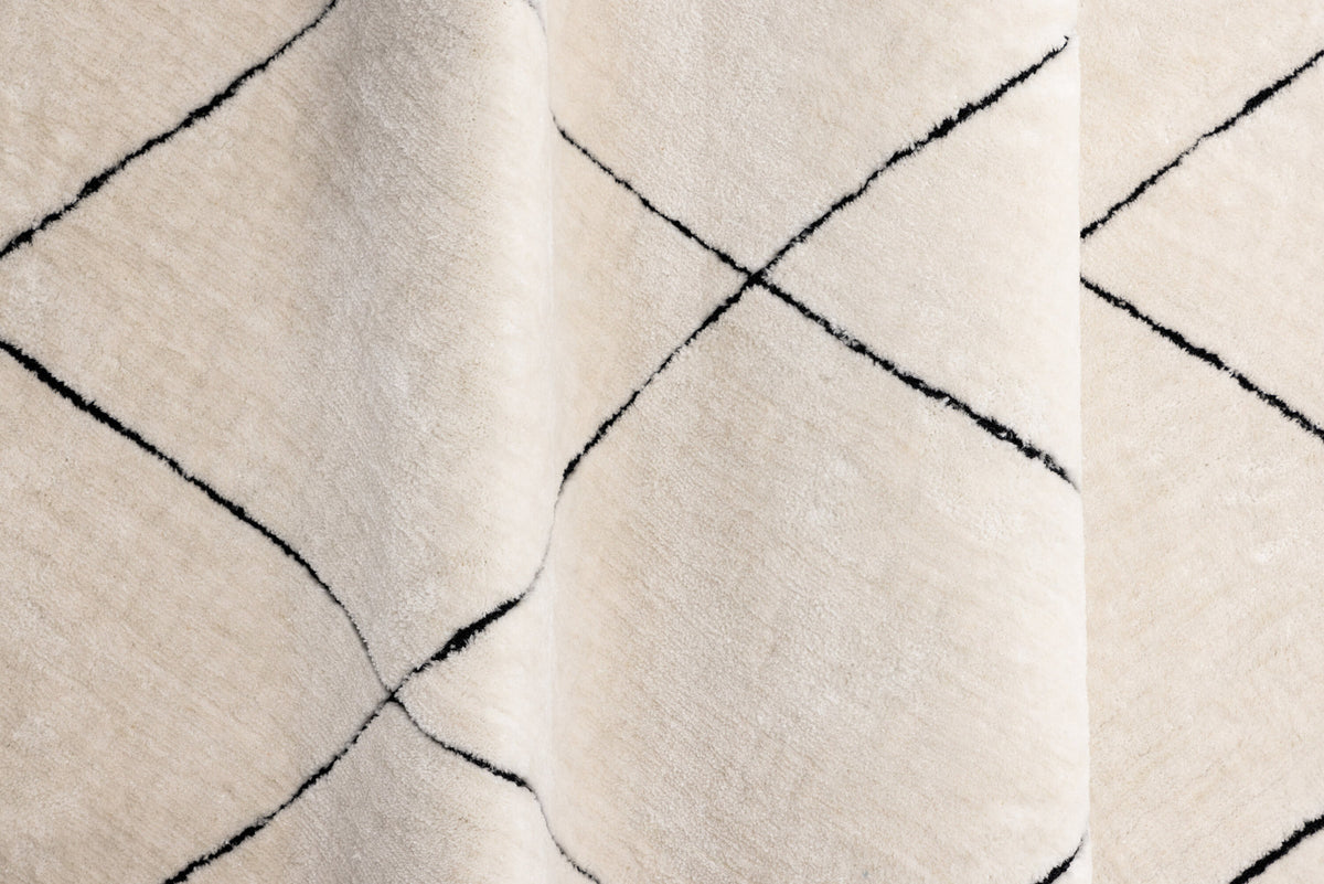 Patrik Teppich in Weiss präsentiert im Onlineshop von KAQTU Design AG. Teppich ist von Venture Home