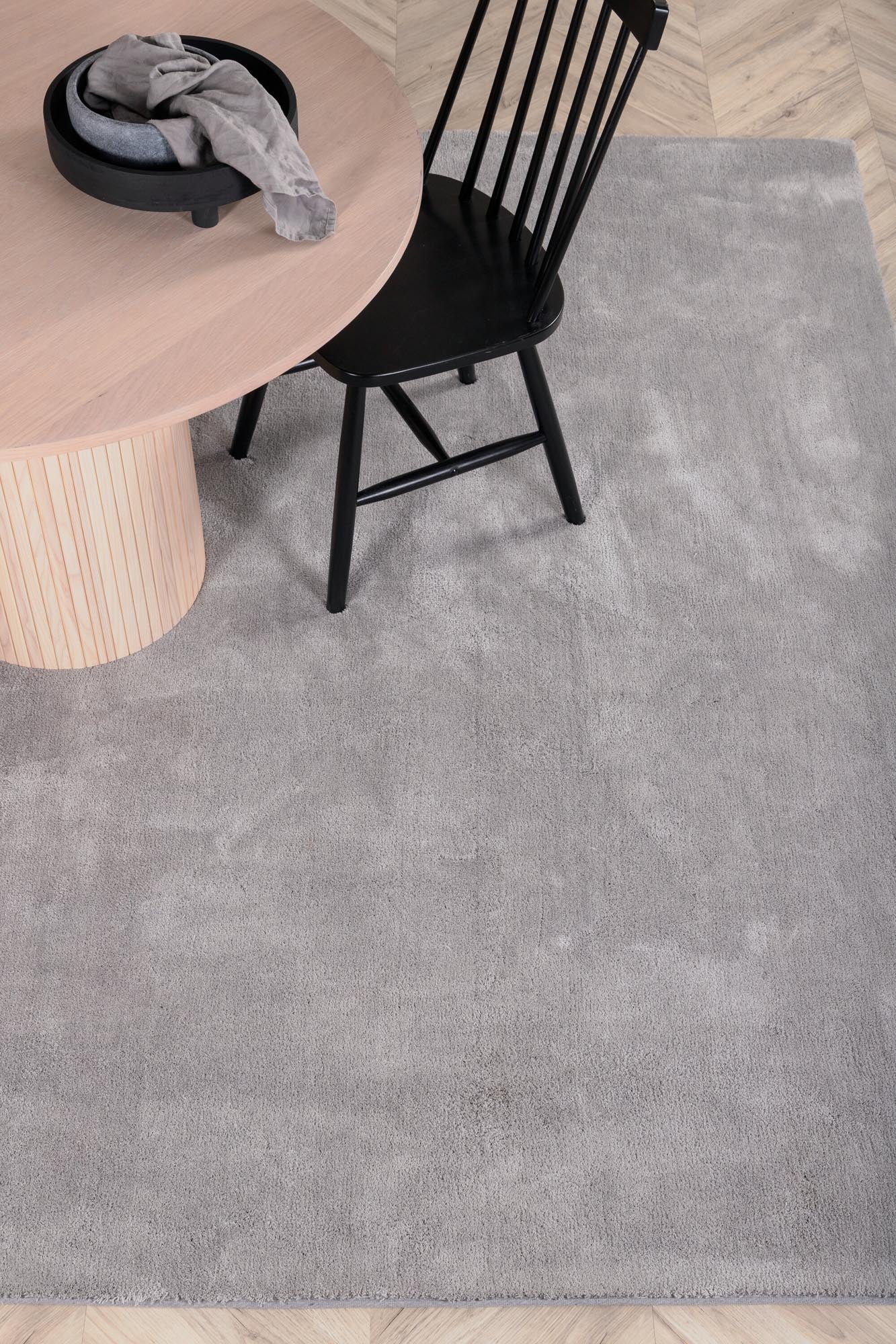 Wunderteppich in Silber präsentiert im Onlineshop von KAQTU Design AG. Teppich ist von Venture Home