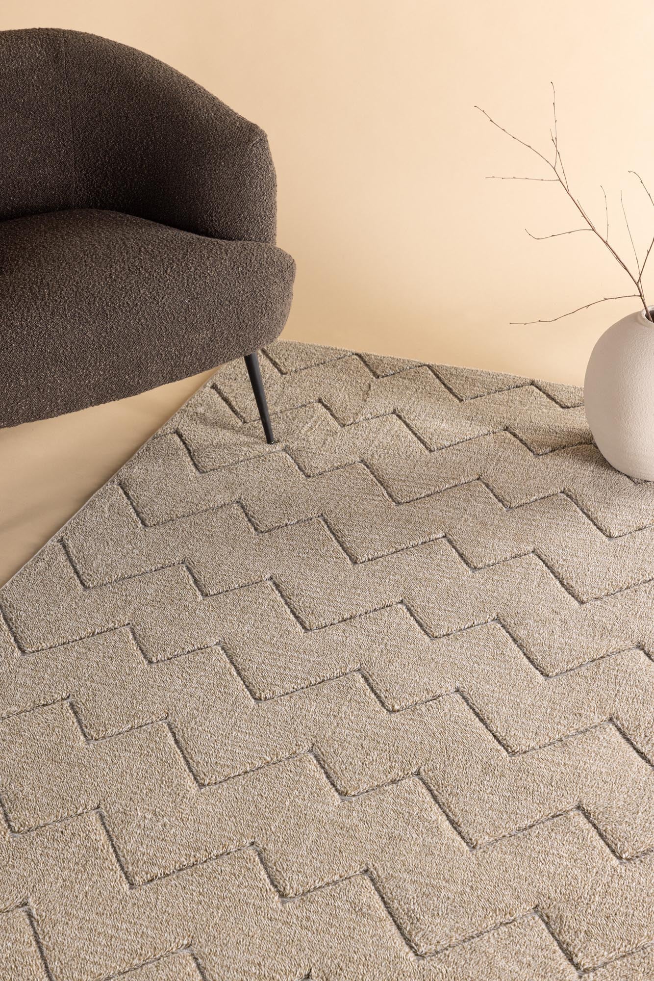 Fia Teppich von Venture Home: Hochwertiger, pflegeleichter Polyester-Teppich mit einladendem Zickzackmuster, perfekt für jeden Raum.