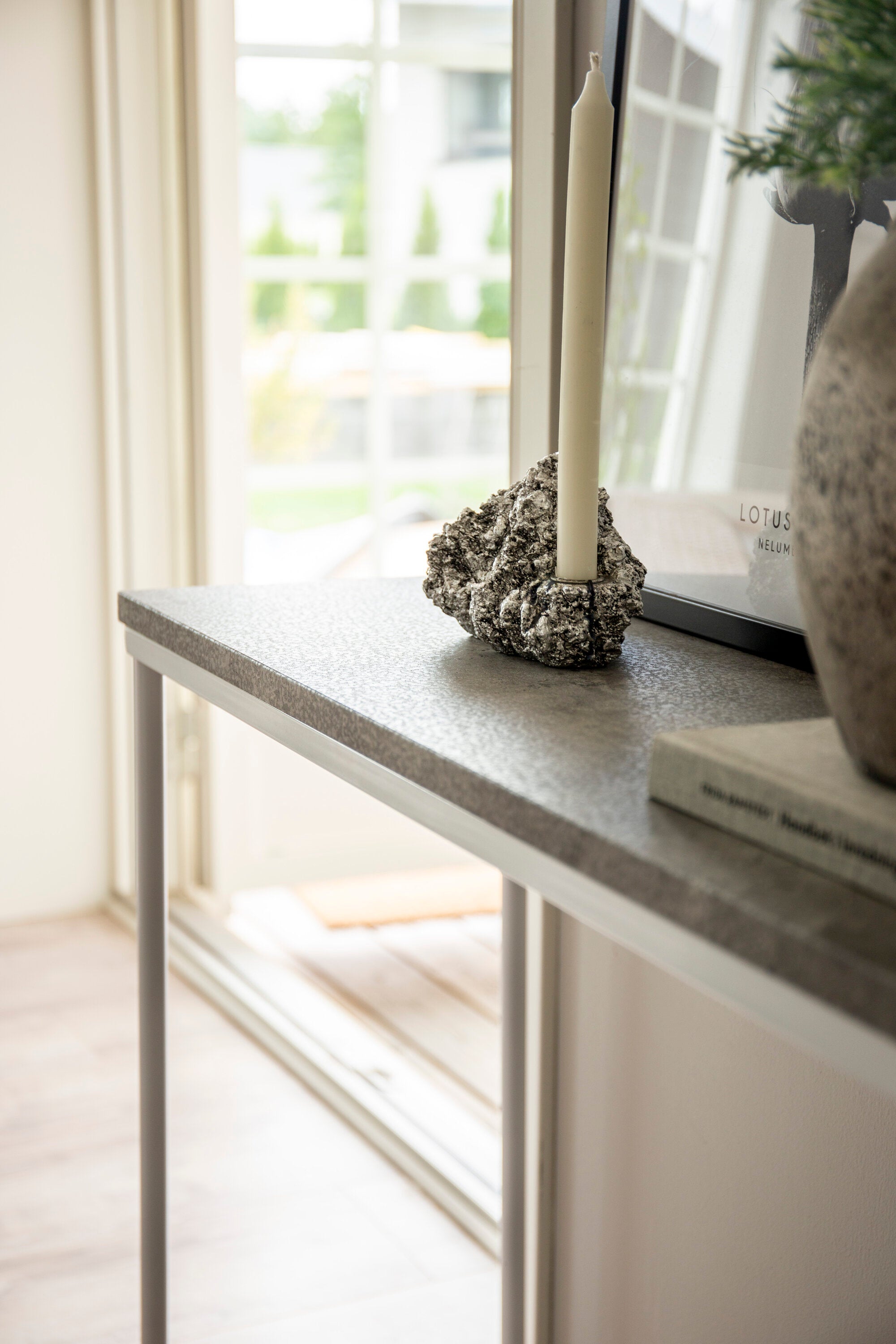 Palace Beistelltisch in Weiss präsentiert im Onlineshop von KAQTU Design AG. Beistelltisch ist von Venture Home