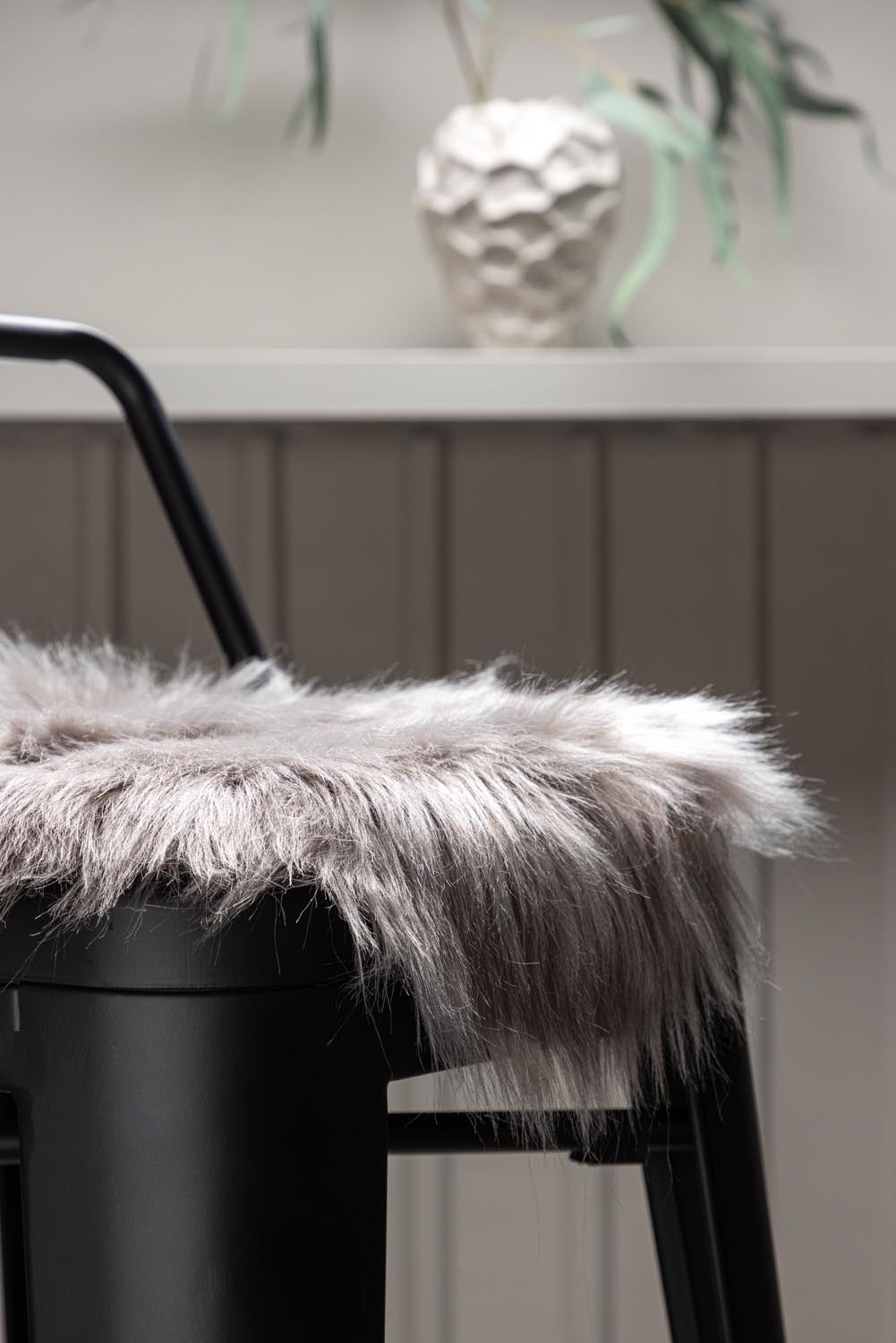 Katy Kissen in Grau präsentiert im Onlineshop von KAQTU Design AG. Sitzkissen ist von Venture Home
