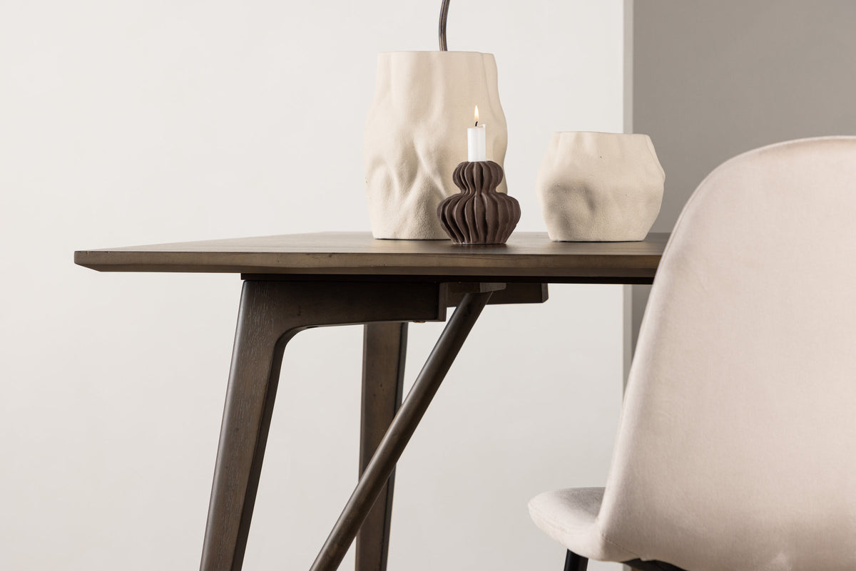 Kaseindon Tisch in Dunkelbraun präsentiert im Onlineshop von KAQTU Design AG. Esstisch ist von Venture Home