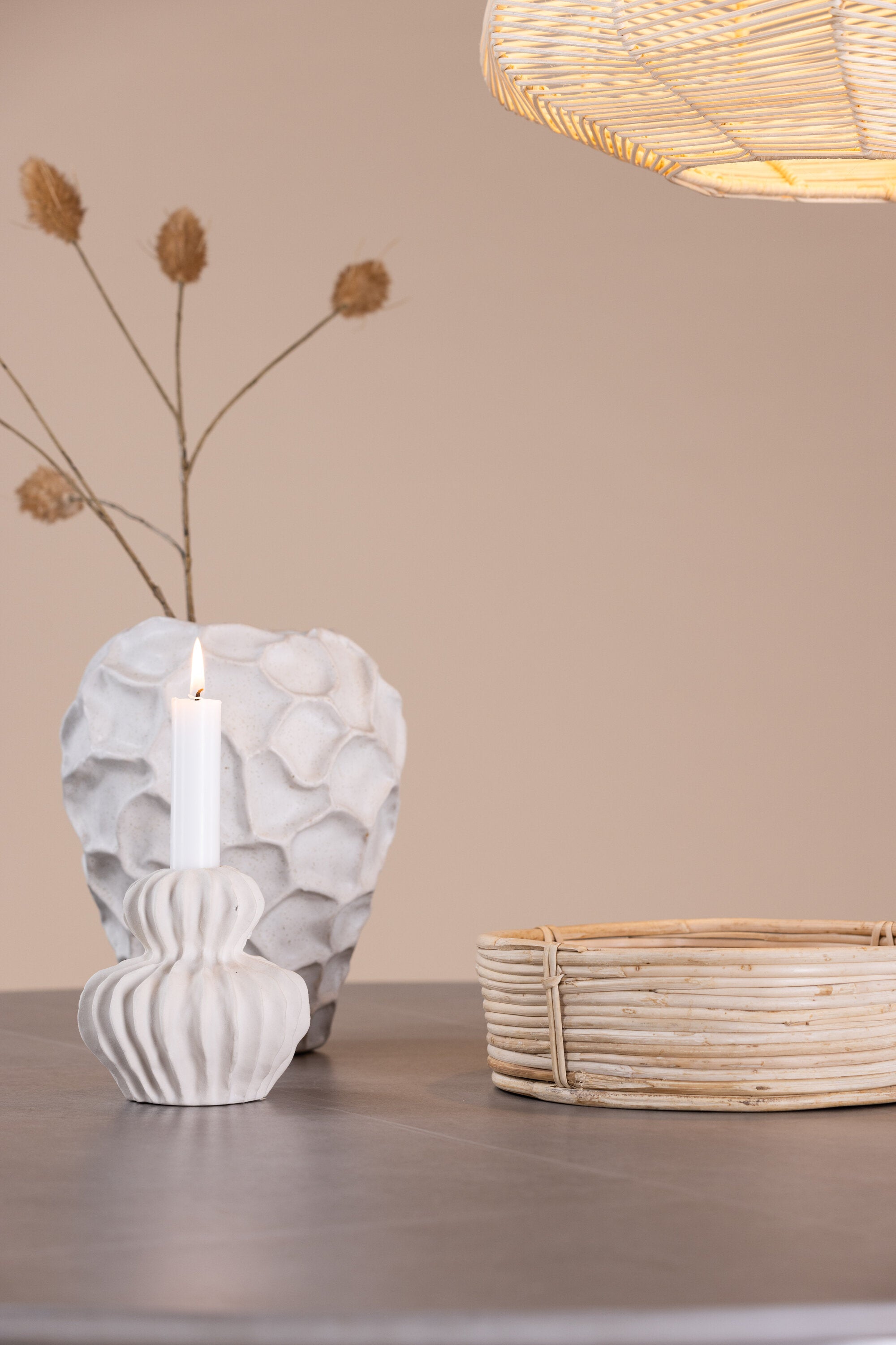 Piazza Esstisch in Grau präsentiert im Onlineshop von KAQTU Design AG. Esstisch ist von Venture Home