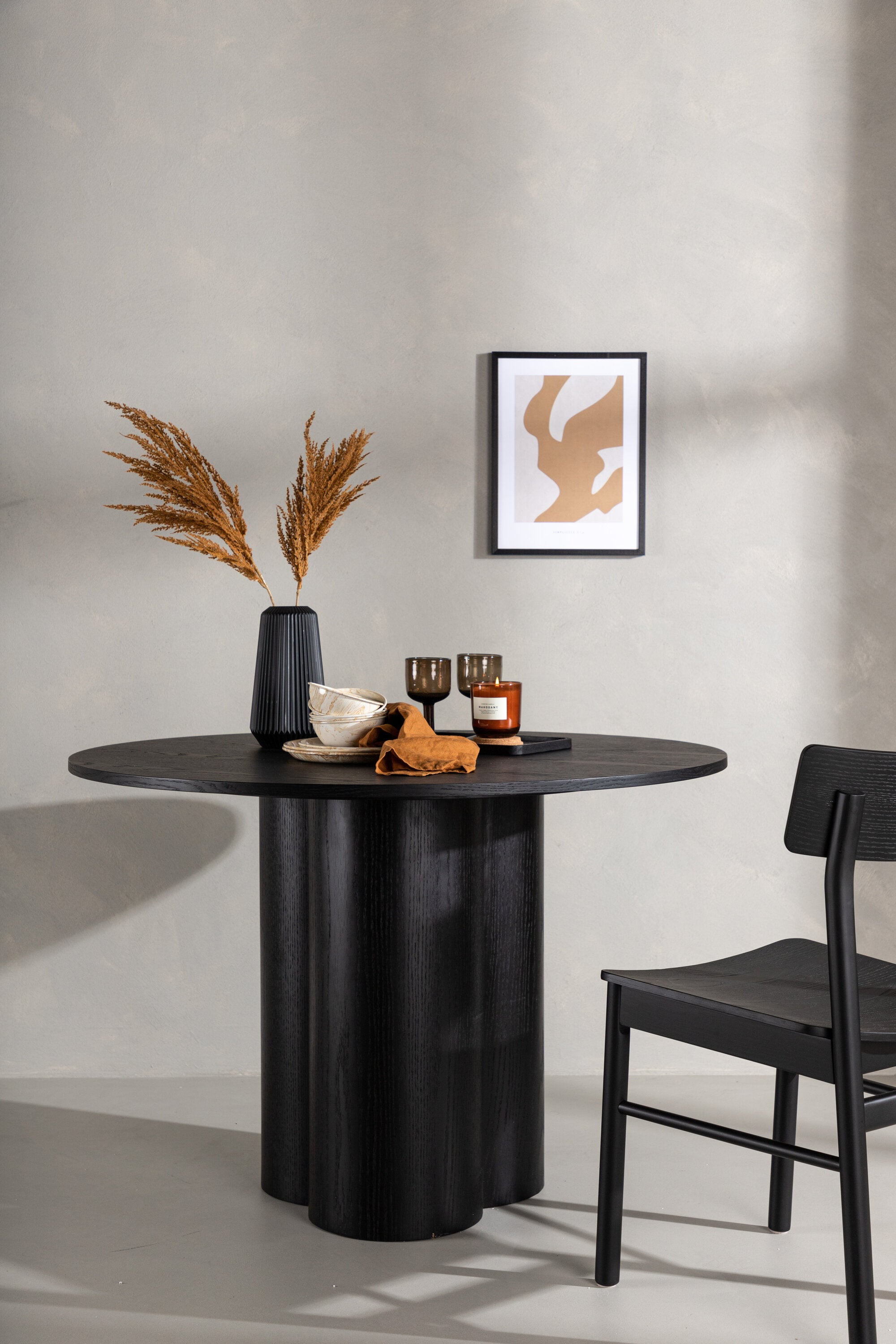 Olivia Esstisch in Schwarz präsentiert im Onlineshop von KAQTU Design AG. Esstisch ist von Venture Home