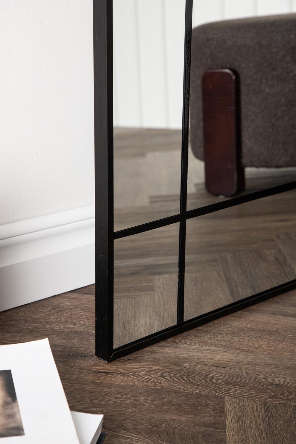 Lake Spiegel in Schwarz präsentiert im Onlineshop von KAQTU Design AG. Spiegel ist von Venture Home