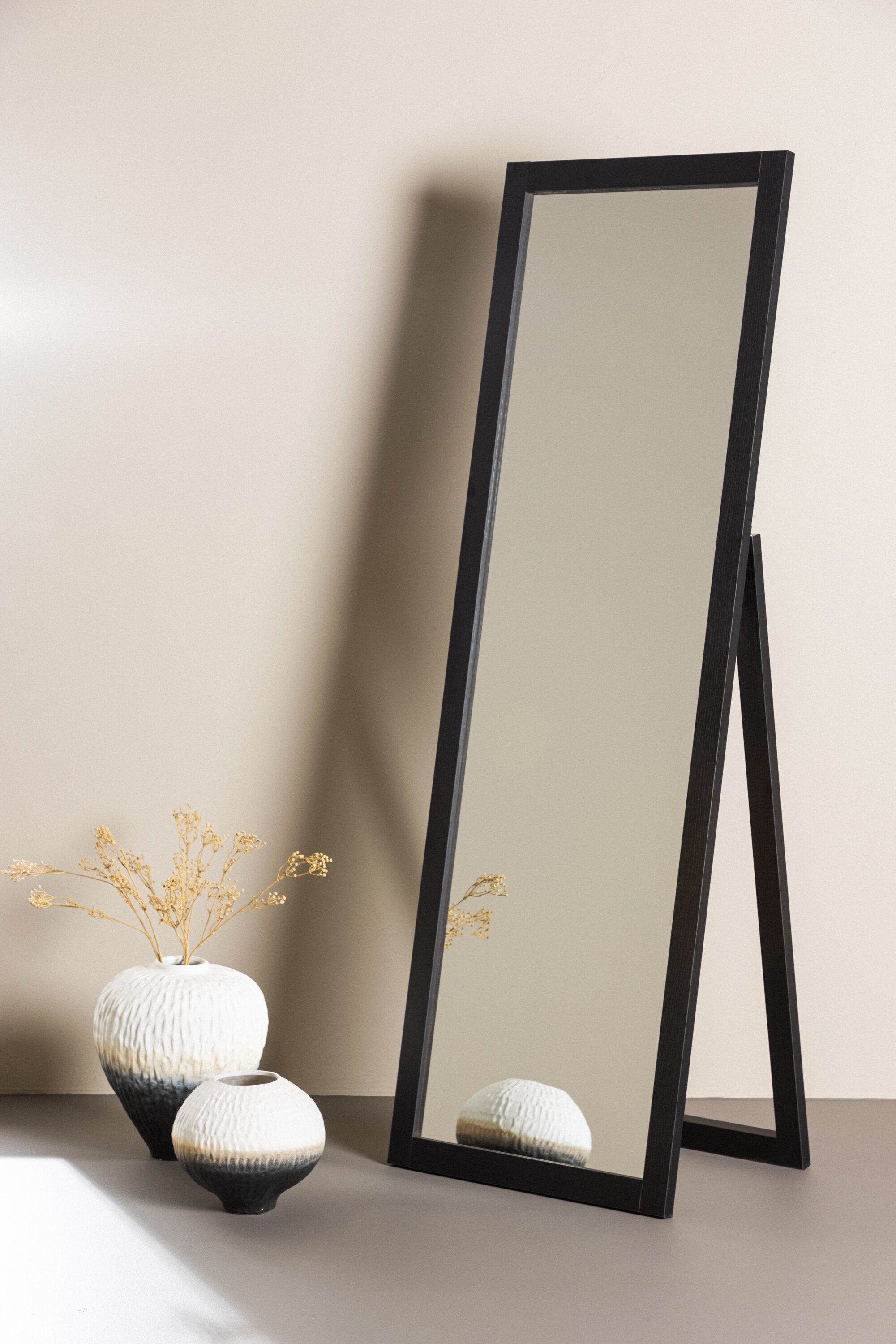 Sebring Spiegel in Schwarz präsentiert im Onlineshop von KAQTU Design AG. Spiegel ist von Venture Home
