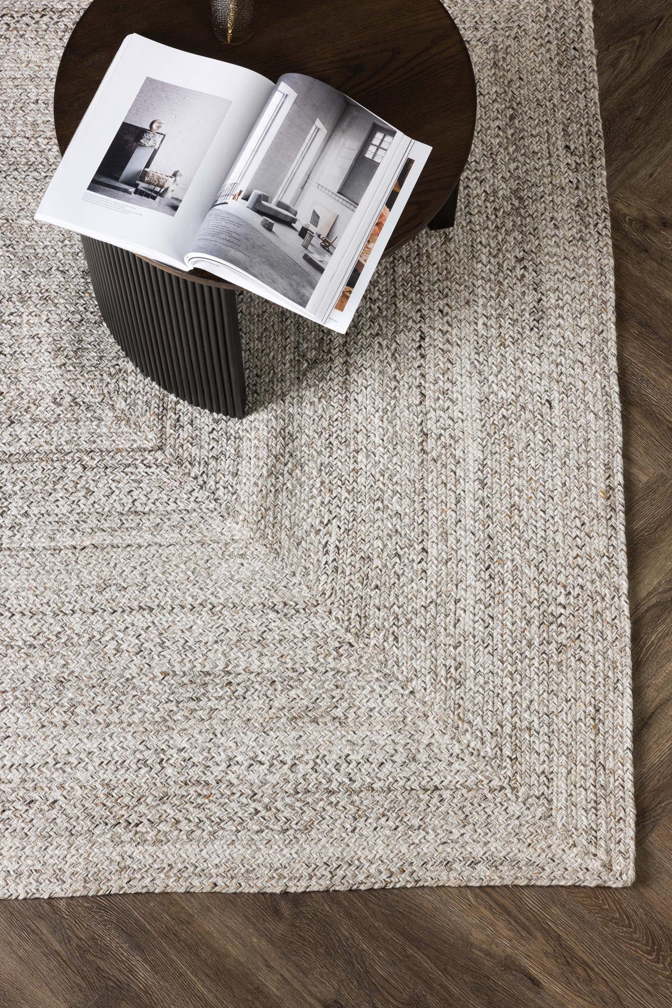 Petra Teppich in Braun präsentiert im Onlineshop von KAQTU Design AG. Teppich ist von Venture Home