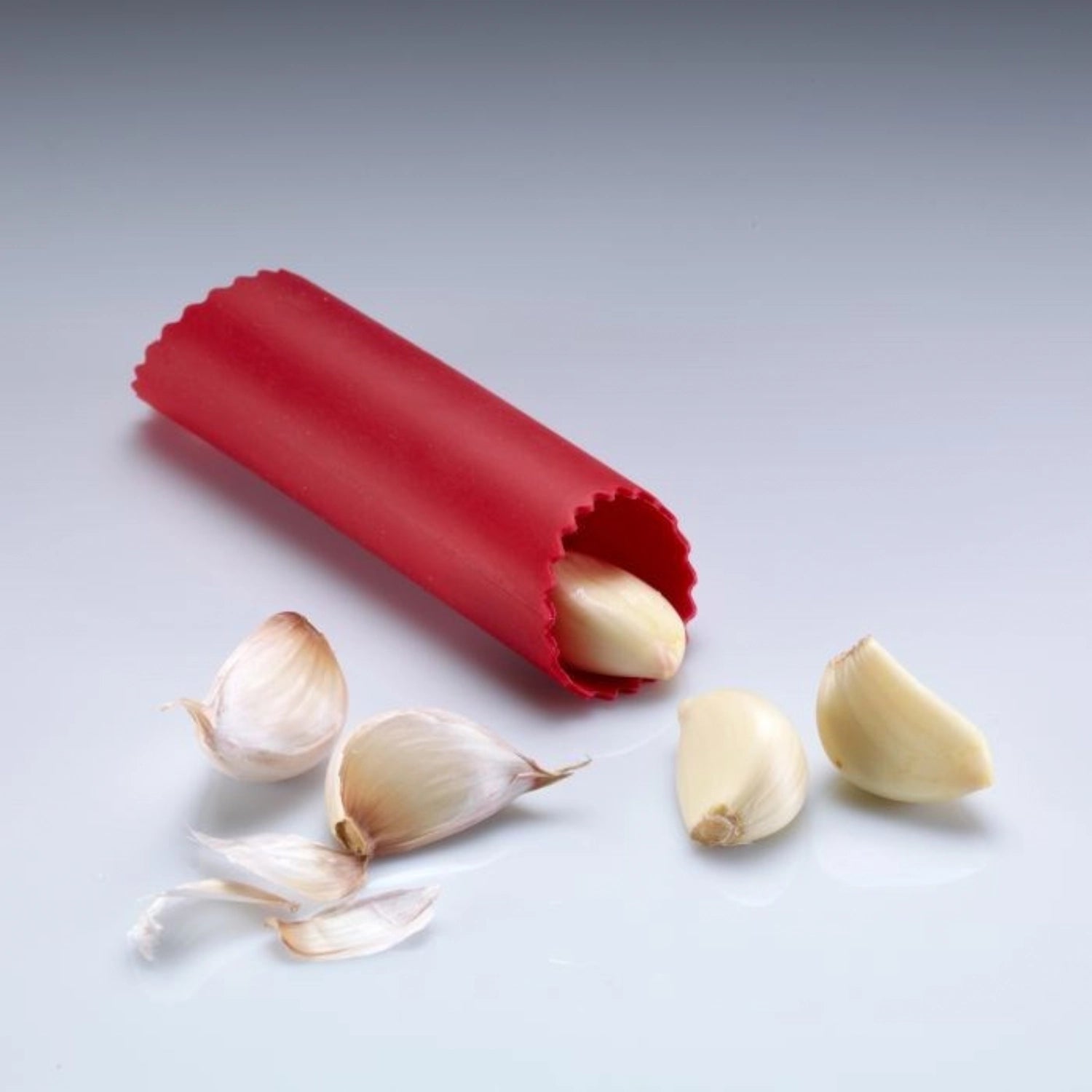 Knoblauchschäler Peel-Fix von Westmark, effizient und einfach in der Handhabung, ideal zum schnellen Schälen von Knoblauchzehen.