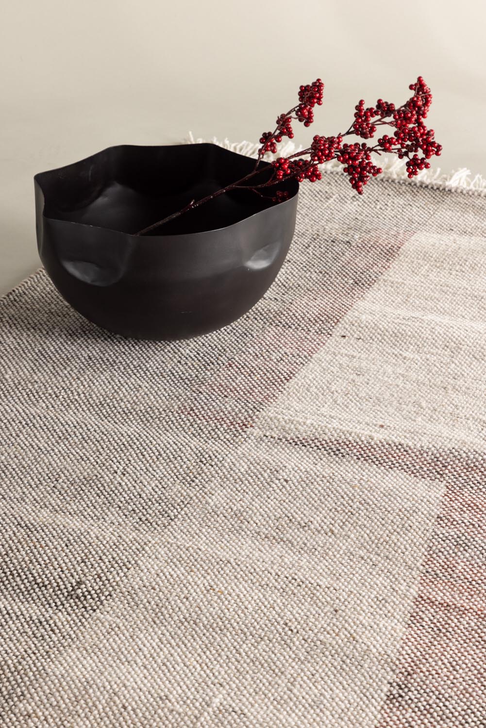 Rio Teppich in Beige präsentiert im Onlineshop von KAQTU Design AG. Teppich ist von Venture Home