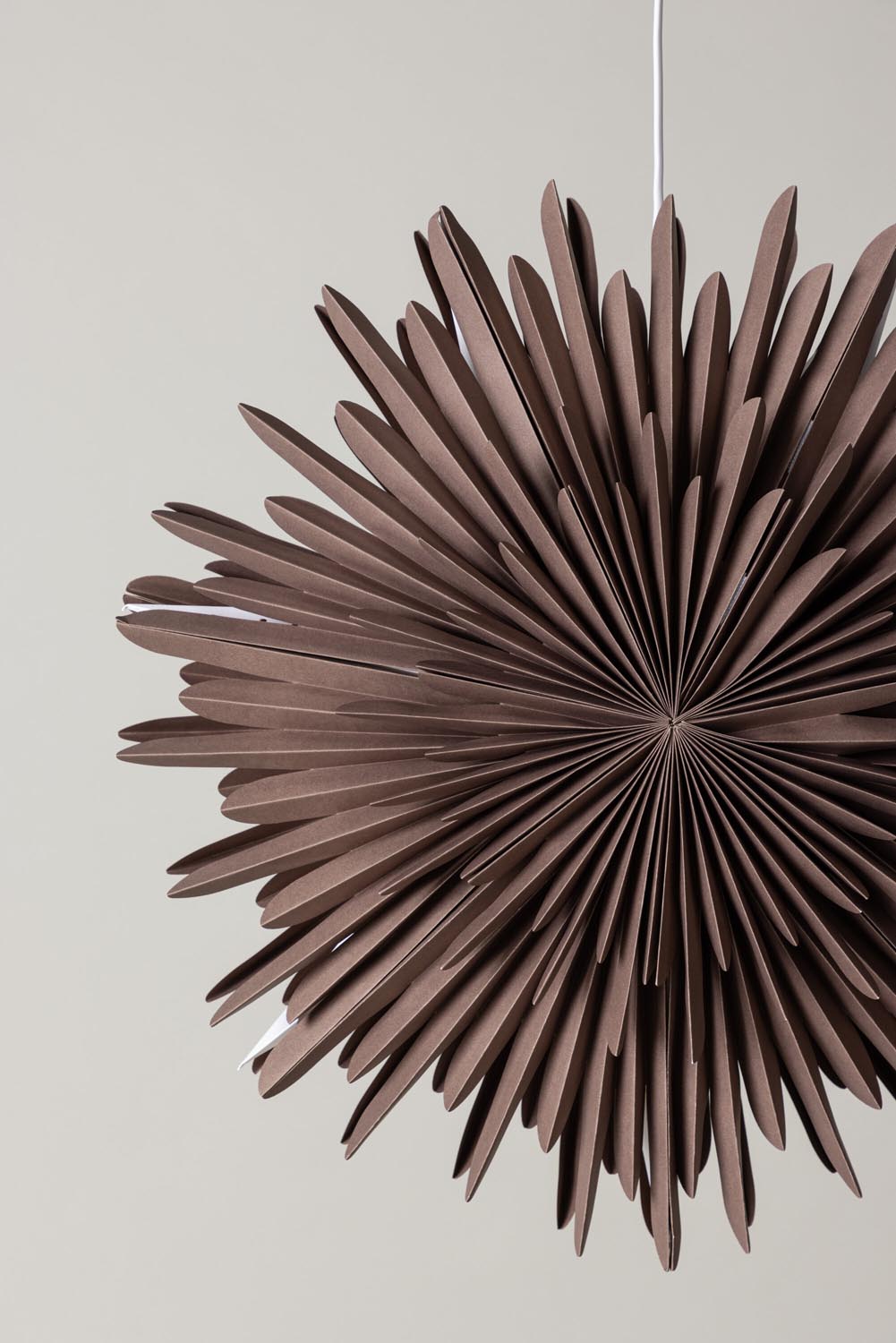 Siegel Pendelleuchte in Greige präsentiert im Onlineshop von KAQTU Design AG. Weihnachtszubehör ist von Venture Home