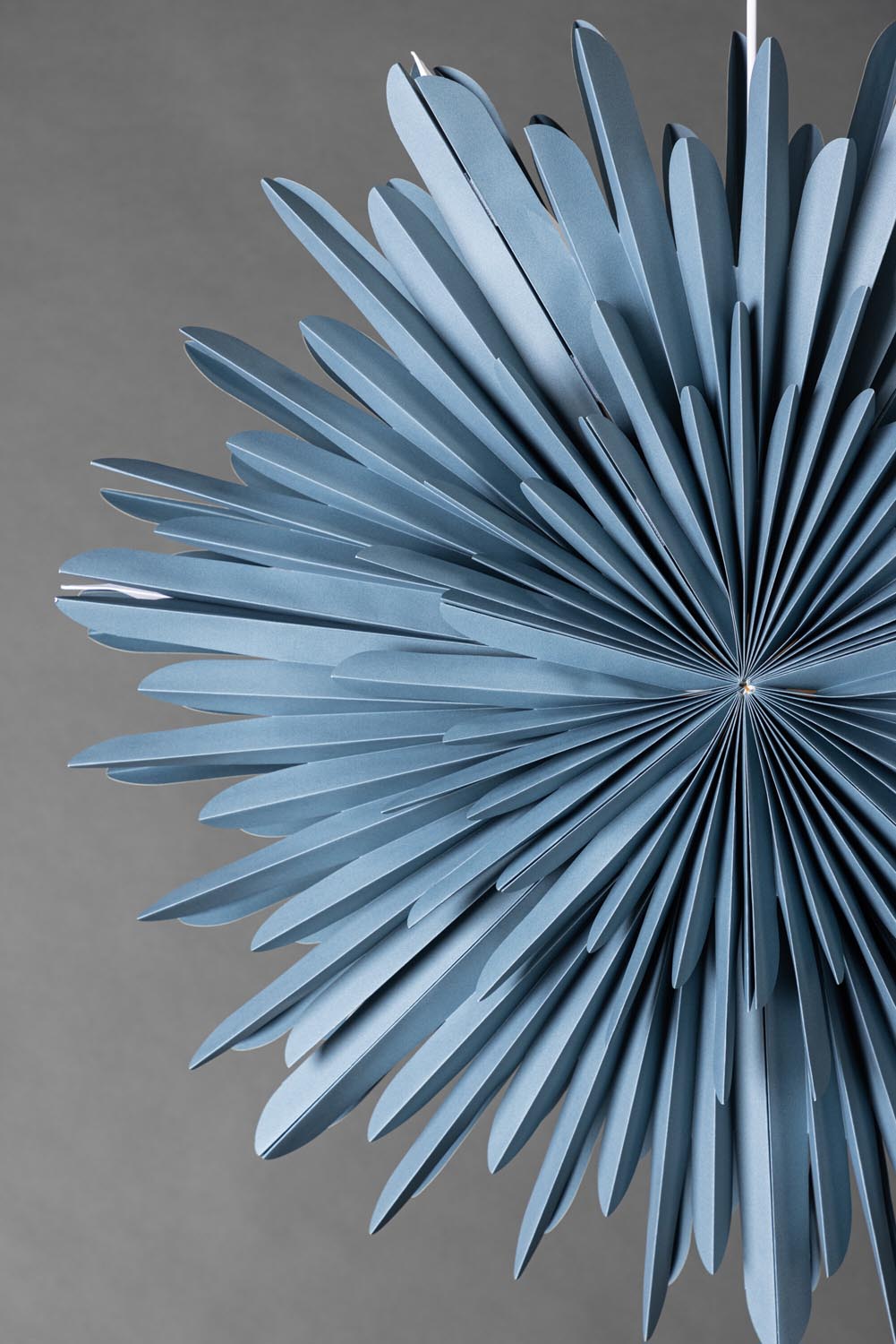 Siegel Pendelleuchte in Blau präsentiert im Onlineshop von KAQTU Design AG. Weihnachtszubehör ist von Venture Home