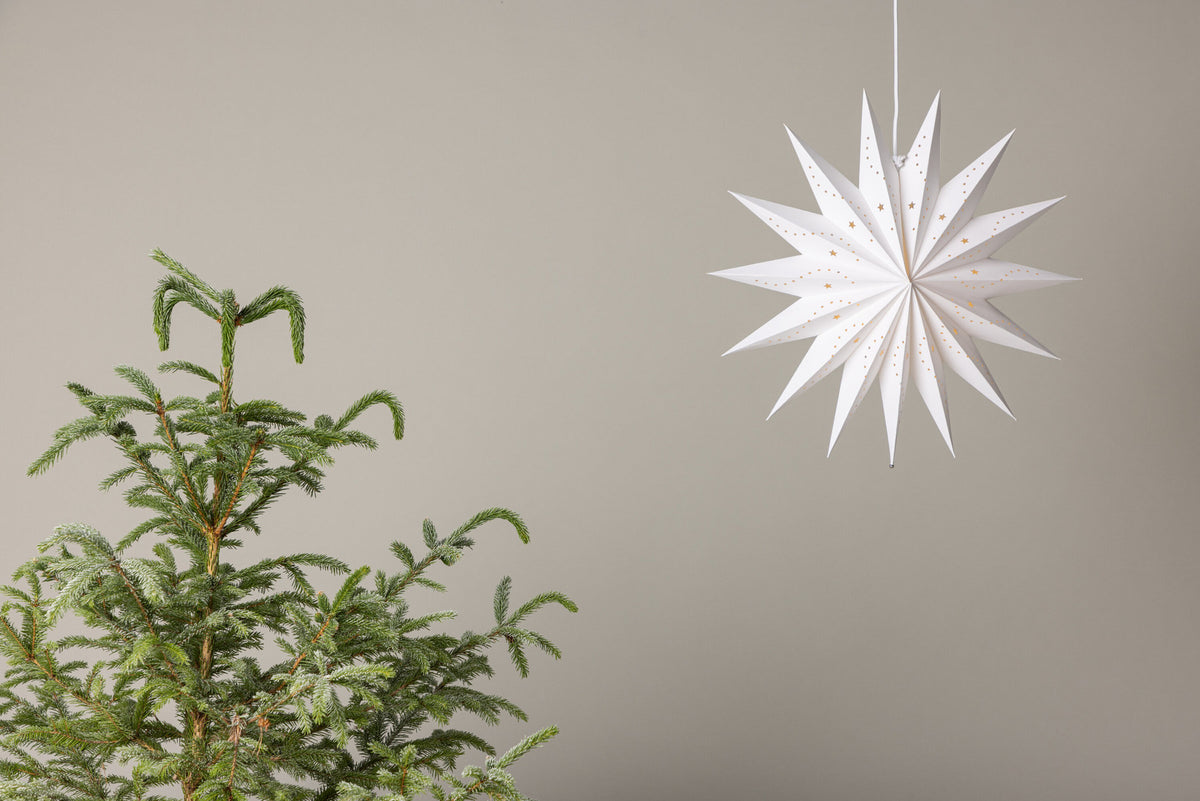 Lindvallen Pendelleuchte in Weiss präsentiert im Onlineshop von KAQTU Design AG. Pendelleuchte ist von Venture Home