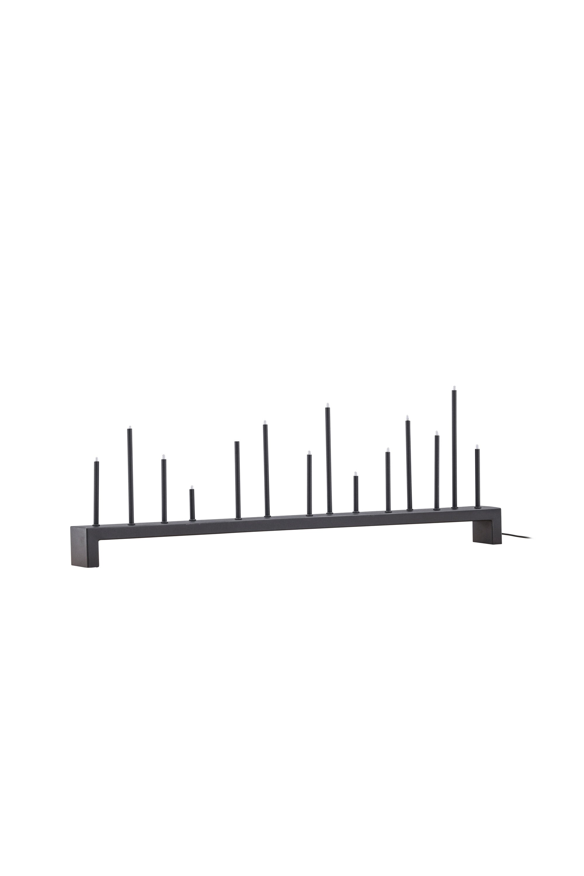 Hoforsbacken Tischlampe in Schwarz präsentiert im Onlineshop von KAQTU Design AG. Weihnachtszubehör ist von Venture Home
