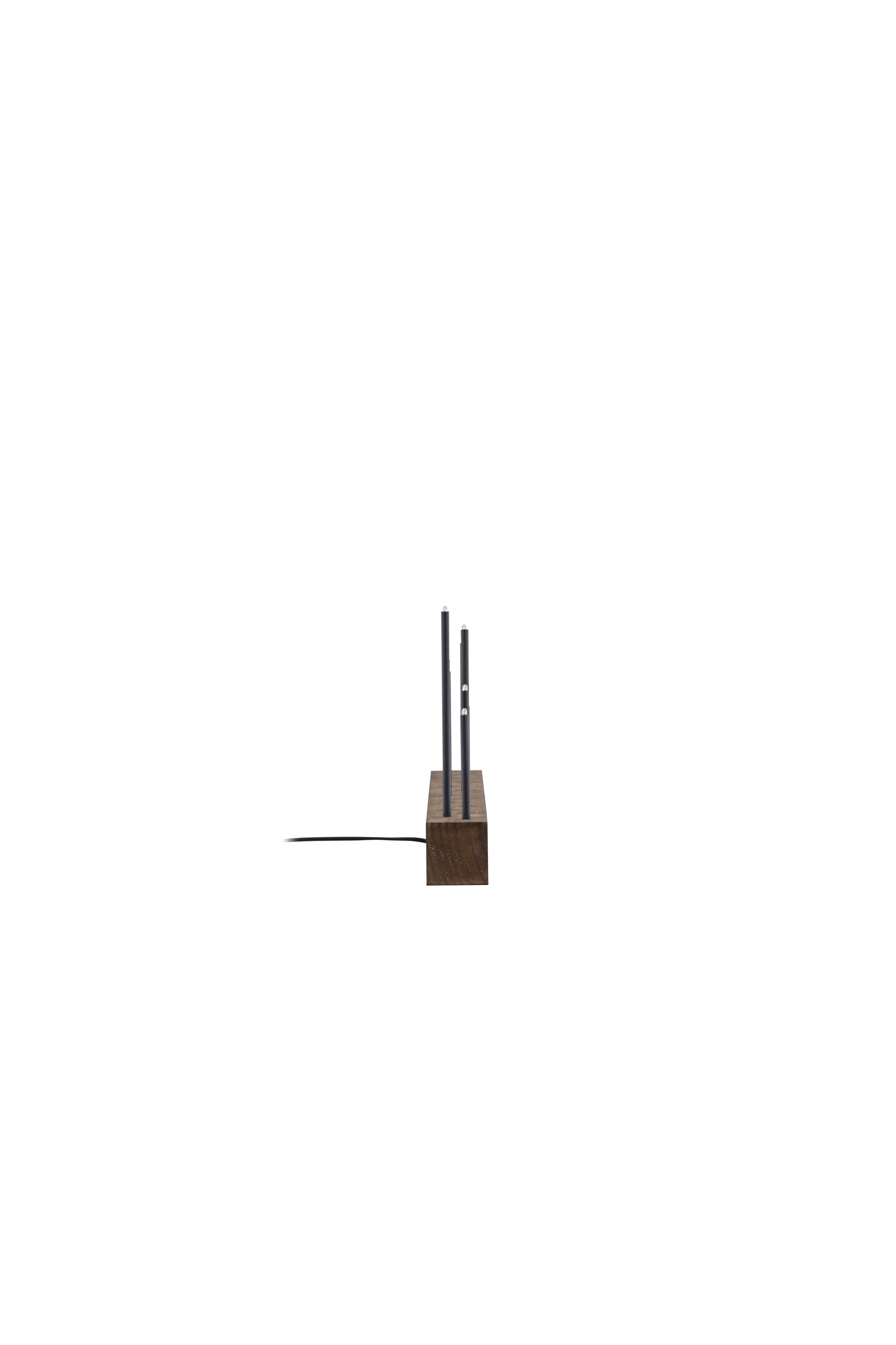 Kungsberget Tischlampe in Nussbaum präsentiert im Onlineshop von KAQTU Design AG. Weihnachtszubehör ist von Venture Home