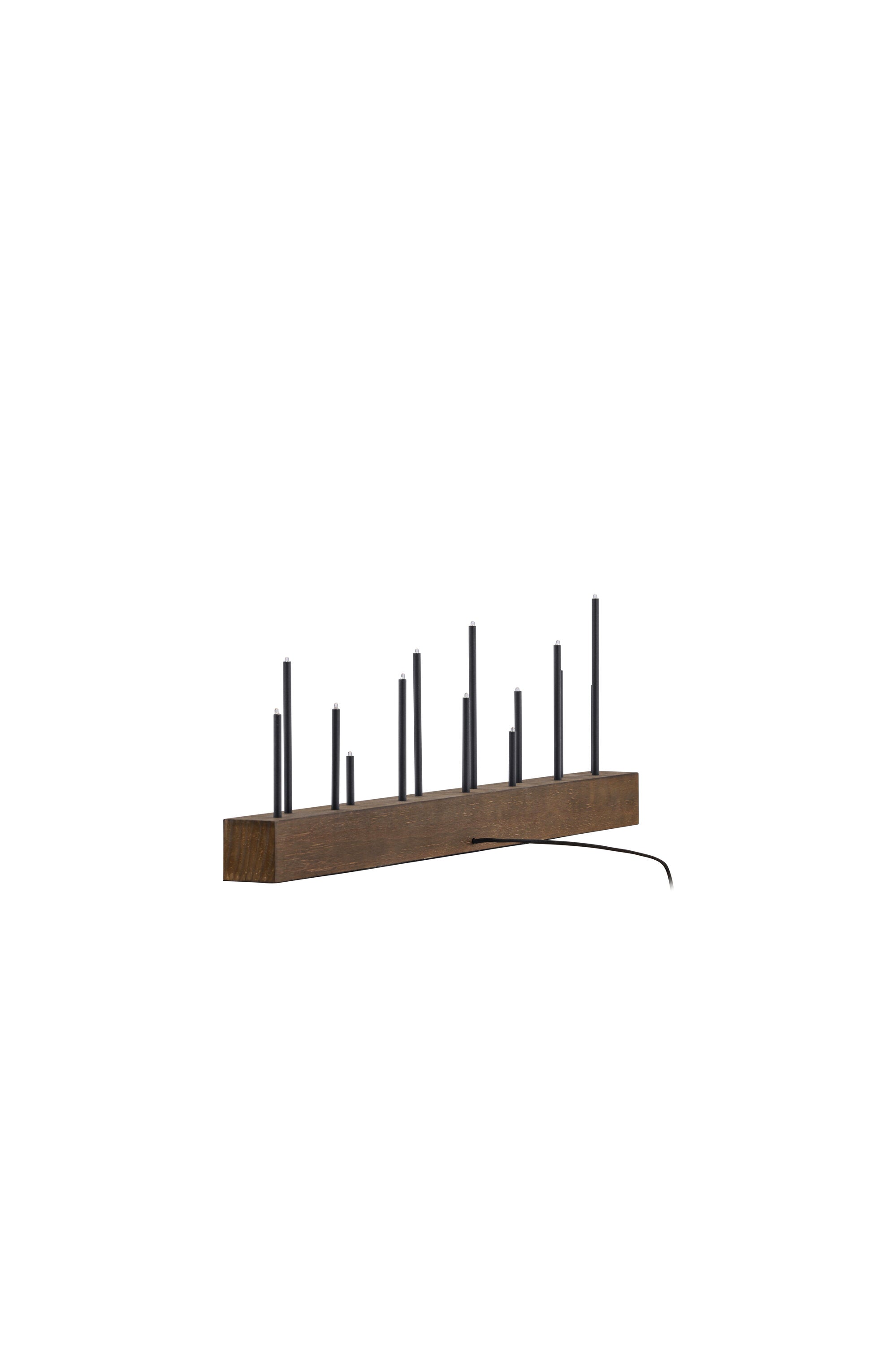 Kungsberget Tischlampe in Nussbaum präsentiert im Onlineshop von KAQTU Design AG. Weihnachtszubehör ist von Venture Home