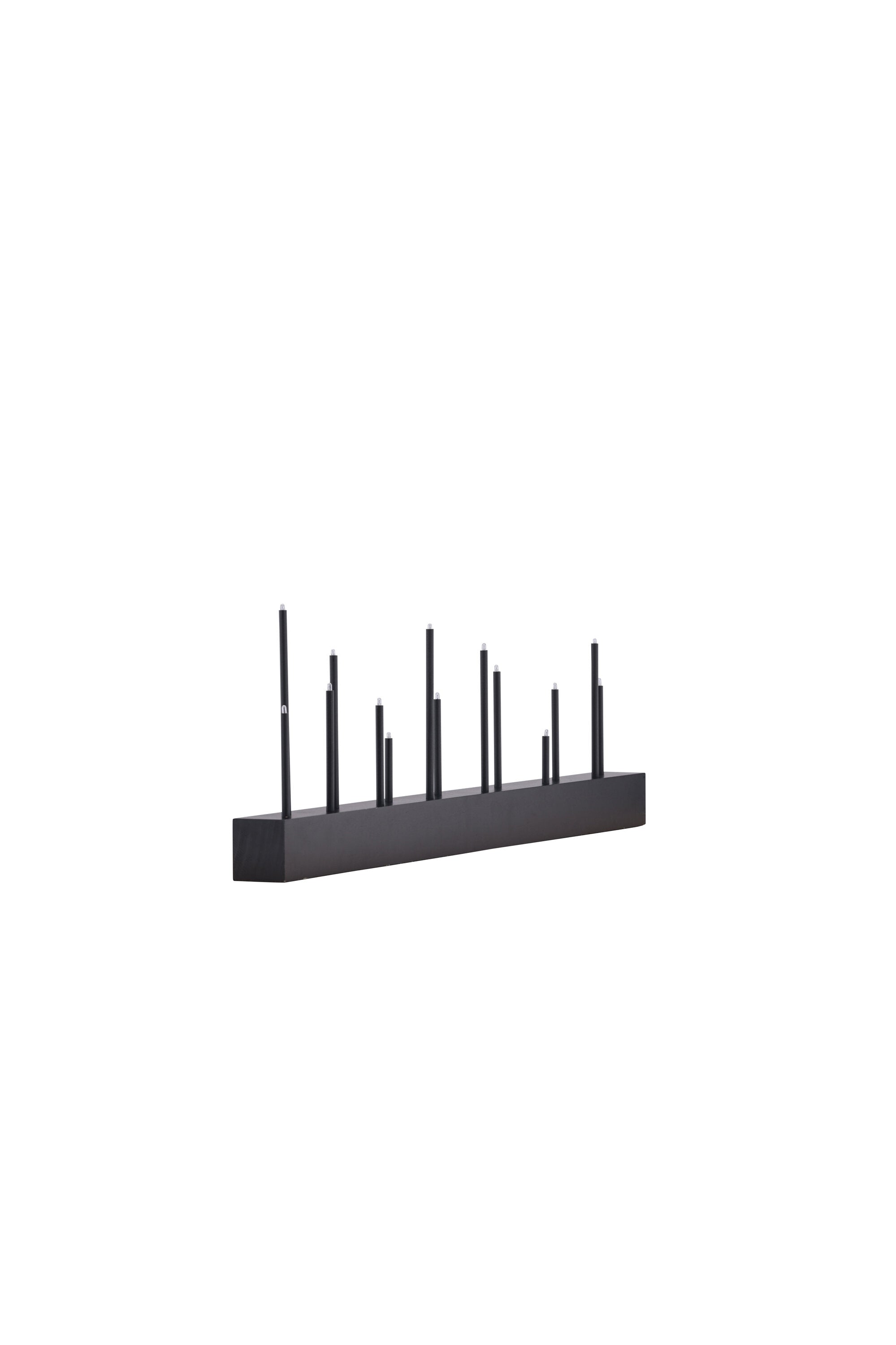 Kungsberget Tischlampe in Schwarz präsentiert im Onlineshop von KAQTU Design AG. Weihnachtszubehör ist von Venture Home