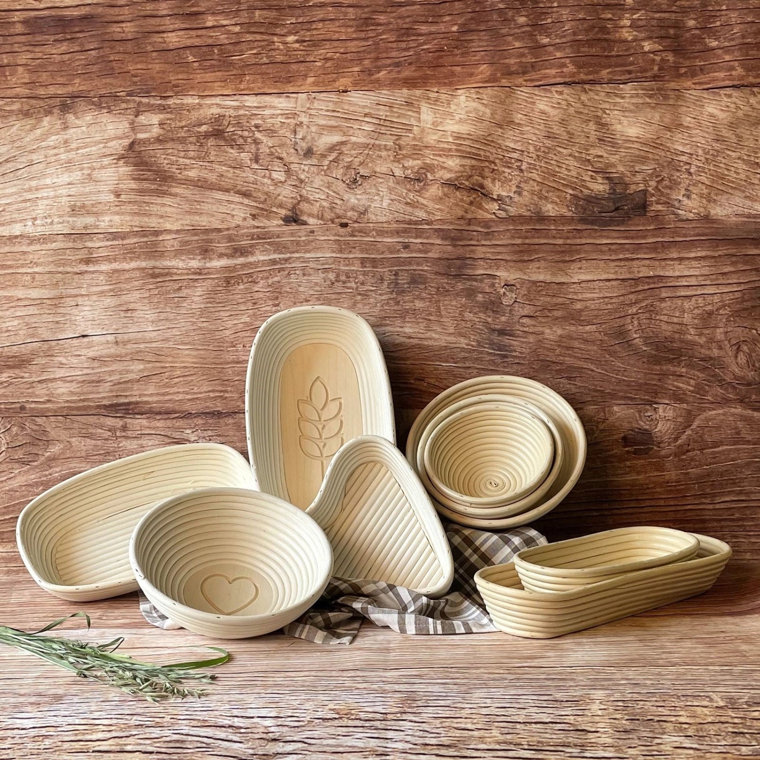 Ovales Gärkörbchen-Set mit schützendem Bezug von Westmark, perfekt für Brotbacken, Maße: 33,5 x 20,5 x 8 cm, für optimale Teigstruktur.
