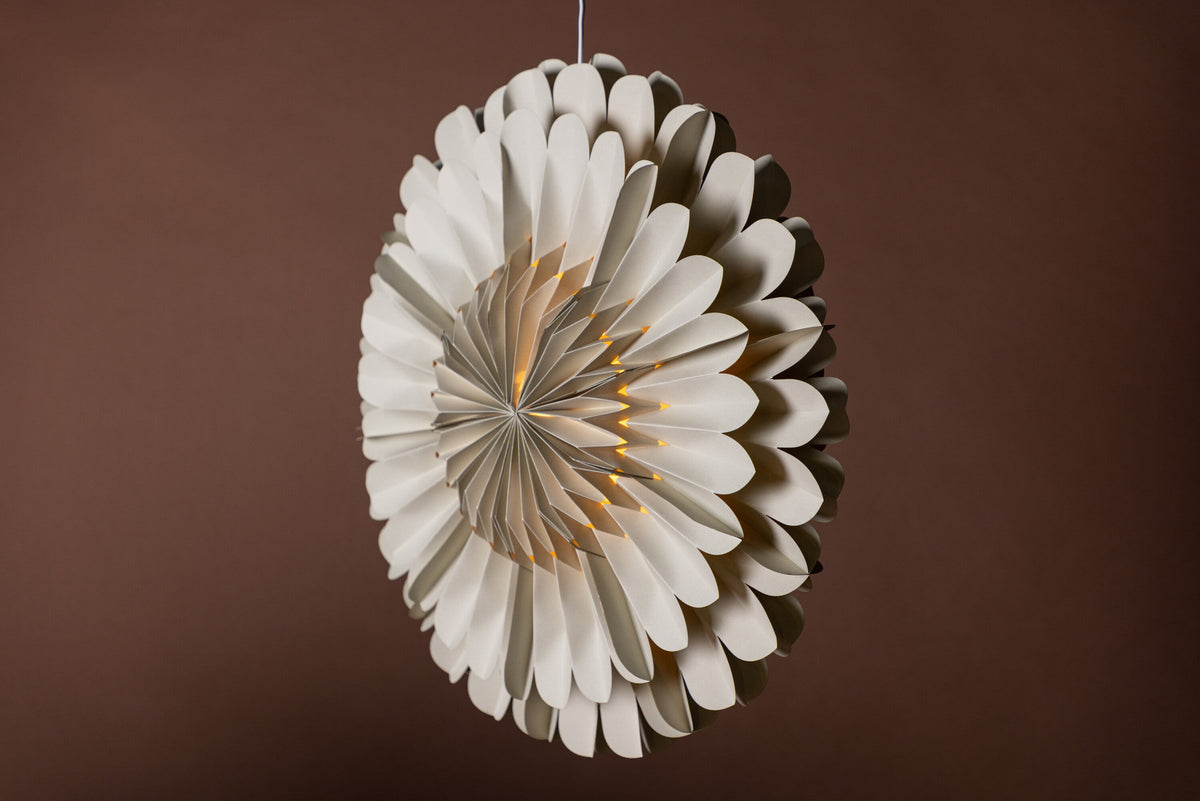 Järvsön Pendelleuchte in Beige präsentiert im Onlineshop von KAQTU Design AG. Tischleuchte ist von Venture Home