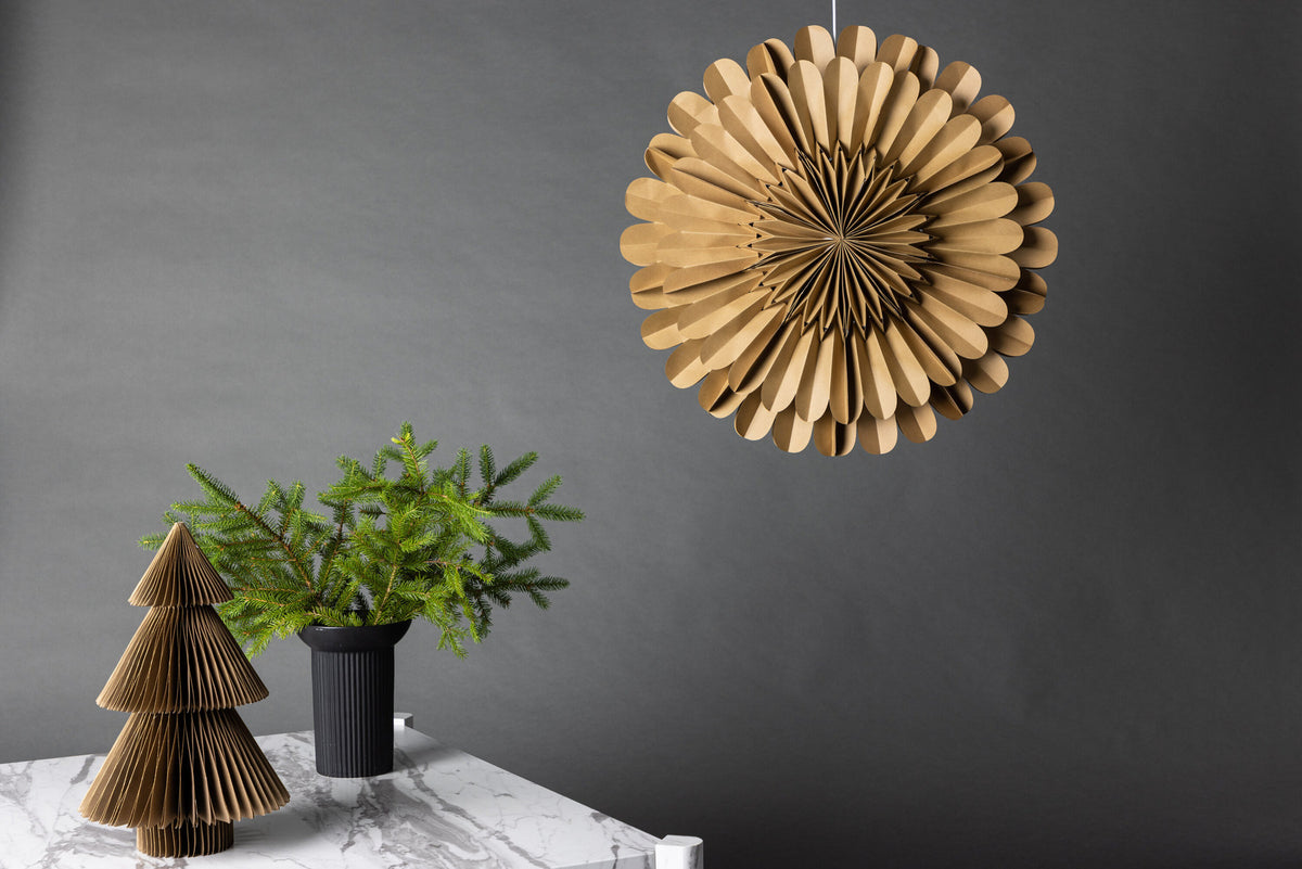 Järvsön Pendelleuchte in Braun präsentiert im Onlineshop von KAQTU Design AG. Pendelleuchte ist von Venture Home