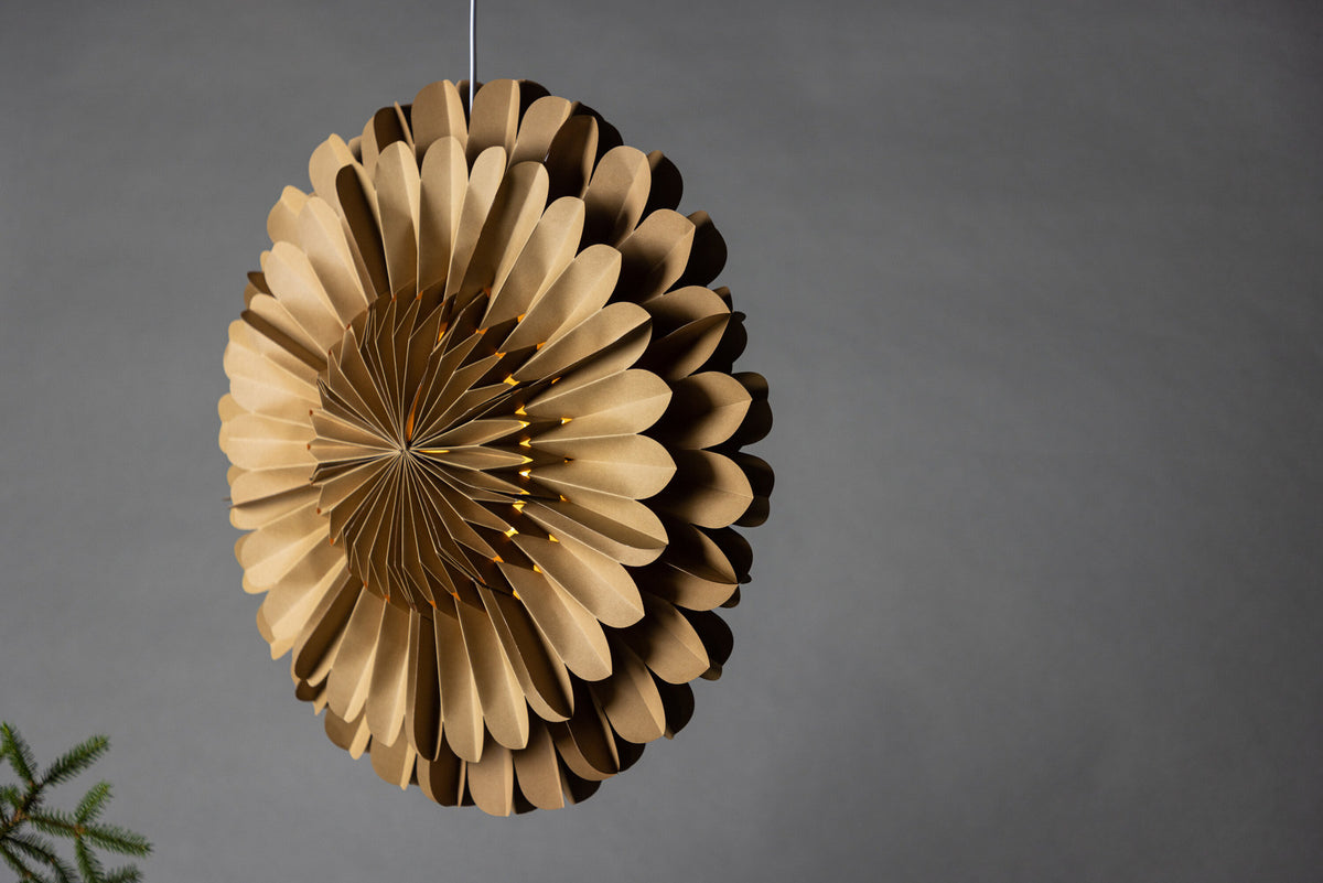Järvsön Pendelleuchte in Braun präsentiert im Onlineshop von KAQTU Design AG. Pendelleuchte ist von Venture Home