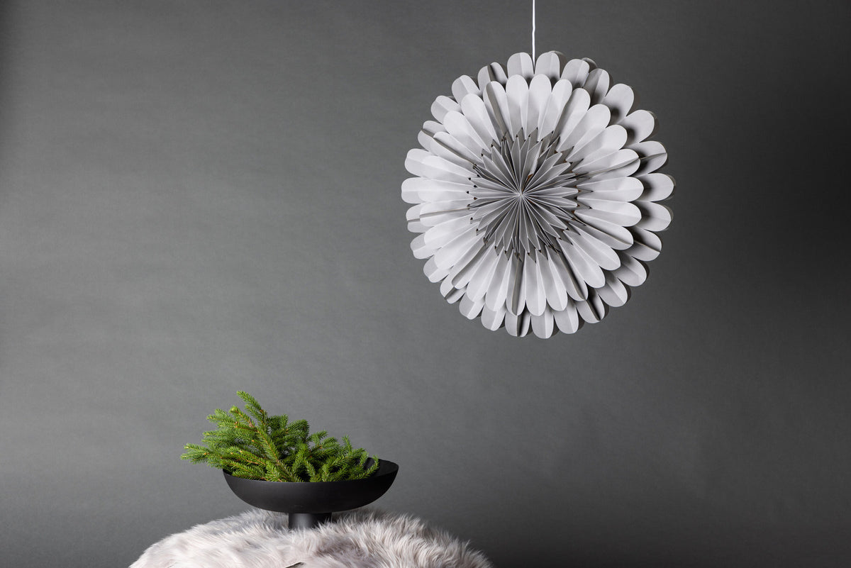 Järvsön Pendelleuchte in Dunkelgrau präsentiert im Onlineshop von KAQTU Design AG. Pendelleuchte ist von Venture Home