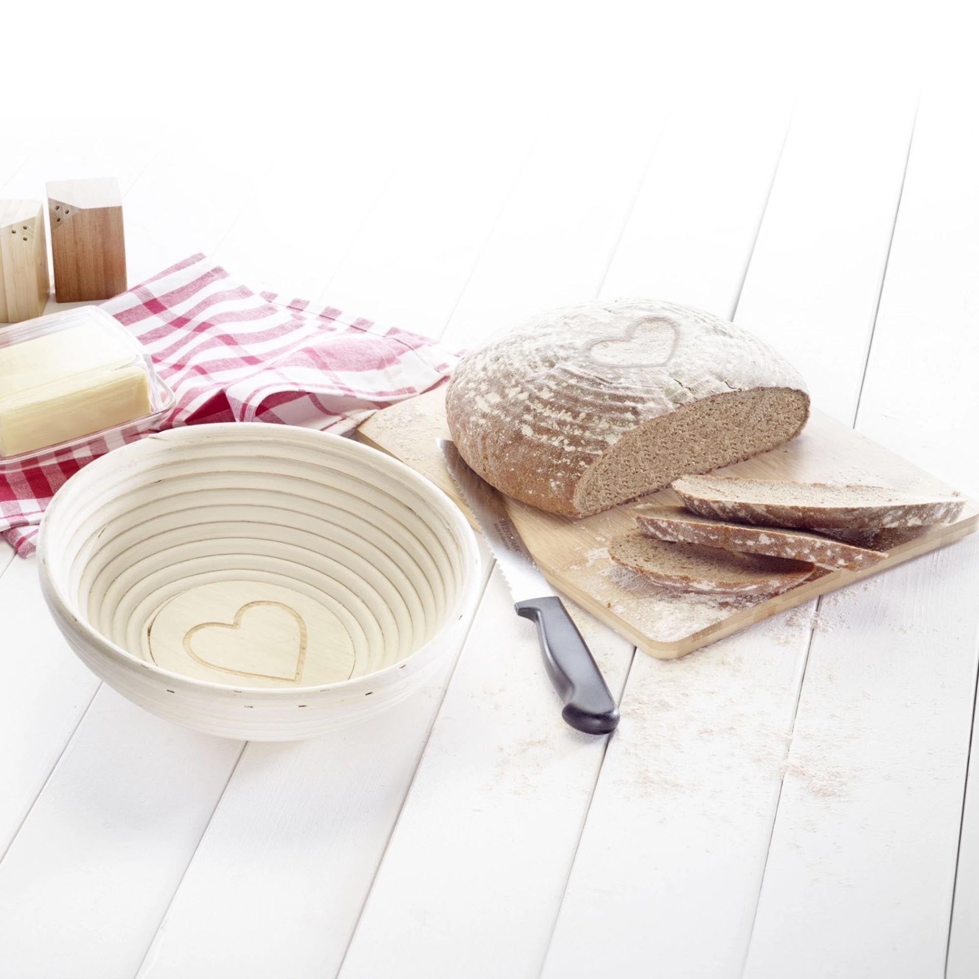 Rundes Gärkörbchen-Set mit Herzdesign und Stoffbezug, perfekt für Brotbacken, Maße: 24,5 x 8,5 cm, von Westmark.