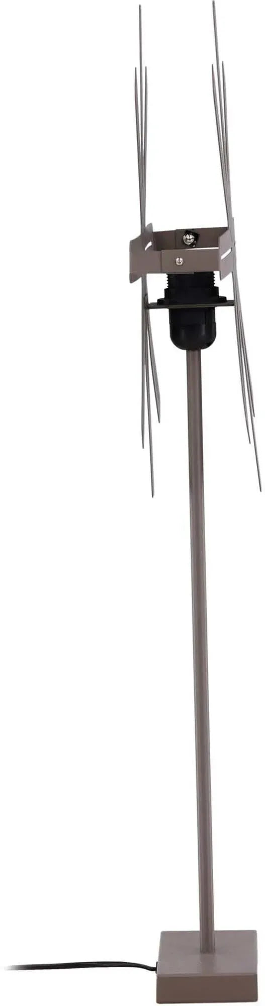 Die Säfsen Stehlampe von Venture Home: Eleganz und festliche Atmosphäre mit sternförmigem Schirm und stabilem Stahlfuß.