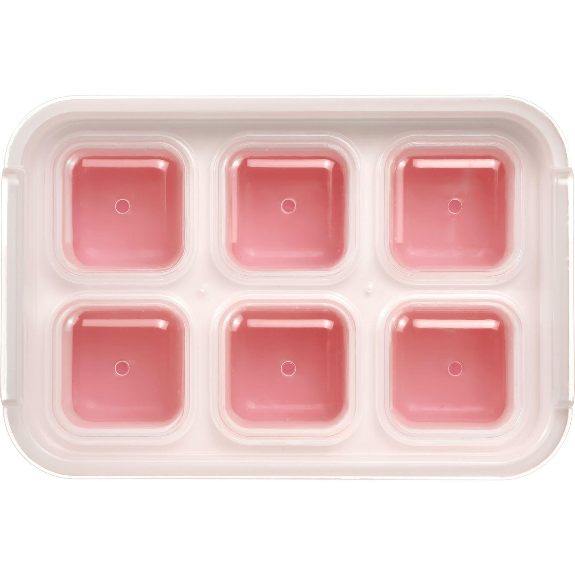 Praktischer Eiswürfelbereiter mit Deckel von Westmark, ideal für die einfache Herstellung von Eiswürfeln zu Hause.