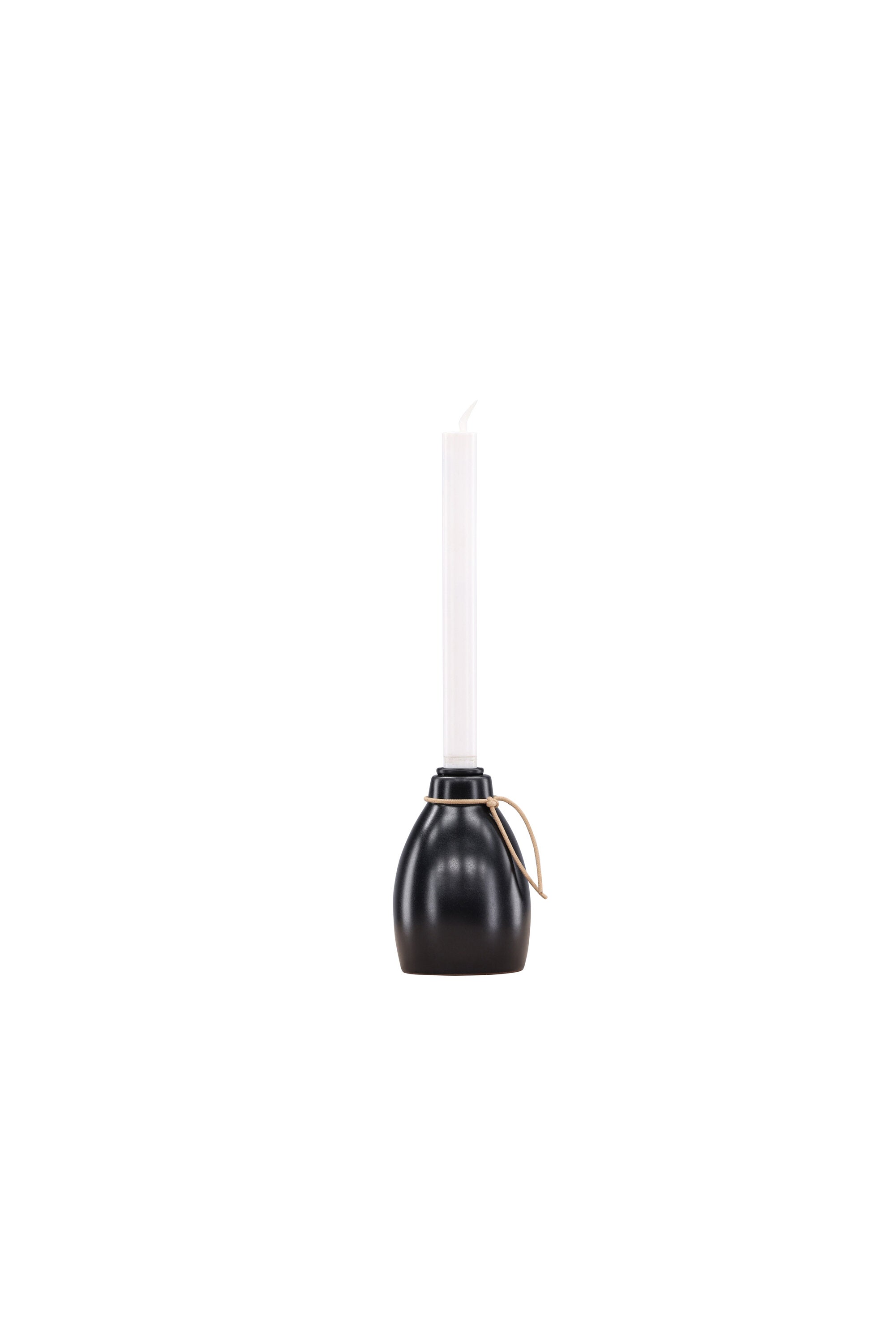 Ulricehamn Kerzenhalter in Schwarz präsentiert im Onlineshop von KAQTU Design AG. Kerzenständer ist von Venture Home
