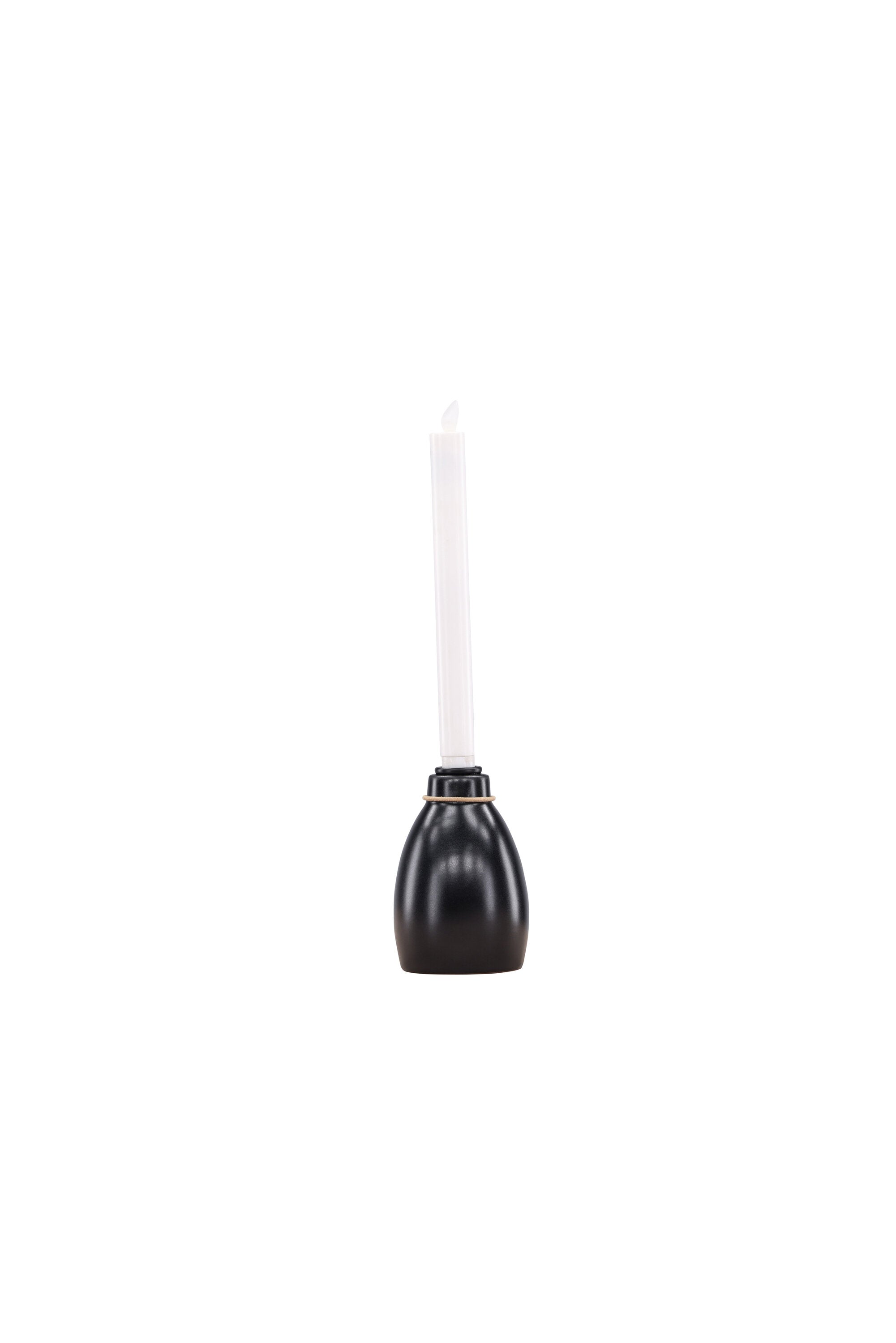 Ulricehamn Kerzenhalter in Schwarz präsentiert im Onlineshop von KAQTU Design AG. Kerzenständer ist von Venture Home