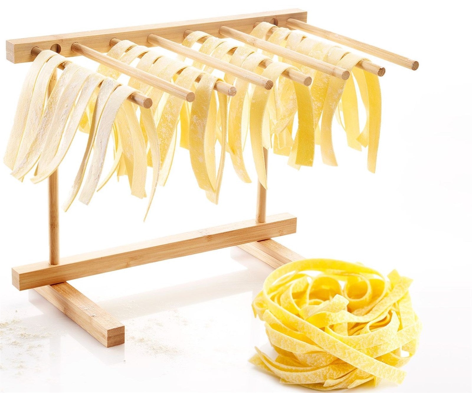 Nachhaltiger Pastatrockner aus Bambus von Westmark, perfekt für frische Pasta, stabil, kompakt und umweltfreundlich.