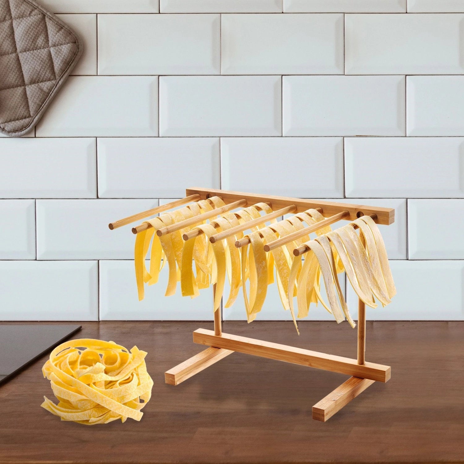 Bambus-Pastatrockner von Westmark, ideal zum Trocknen von frischer Pasta, umweltfreundlich und funktional, für perfekte Pasta-Gerichte.