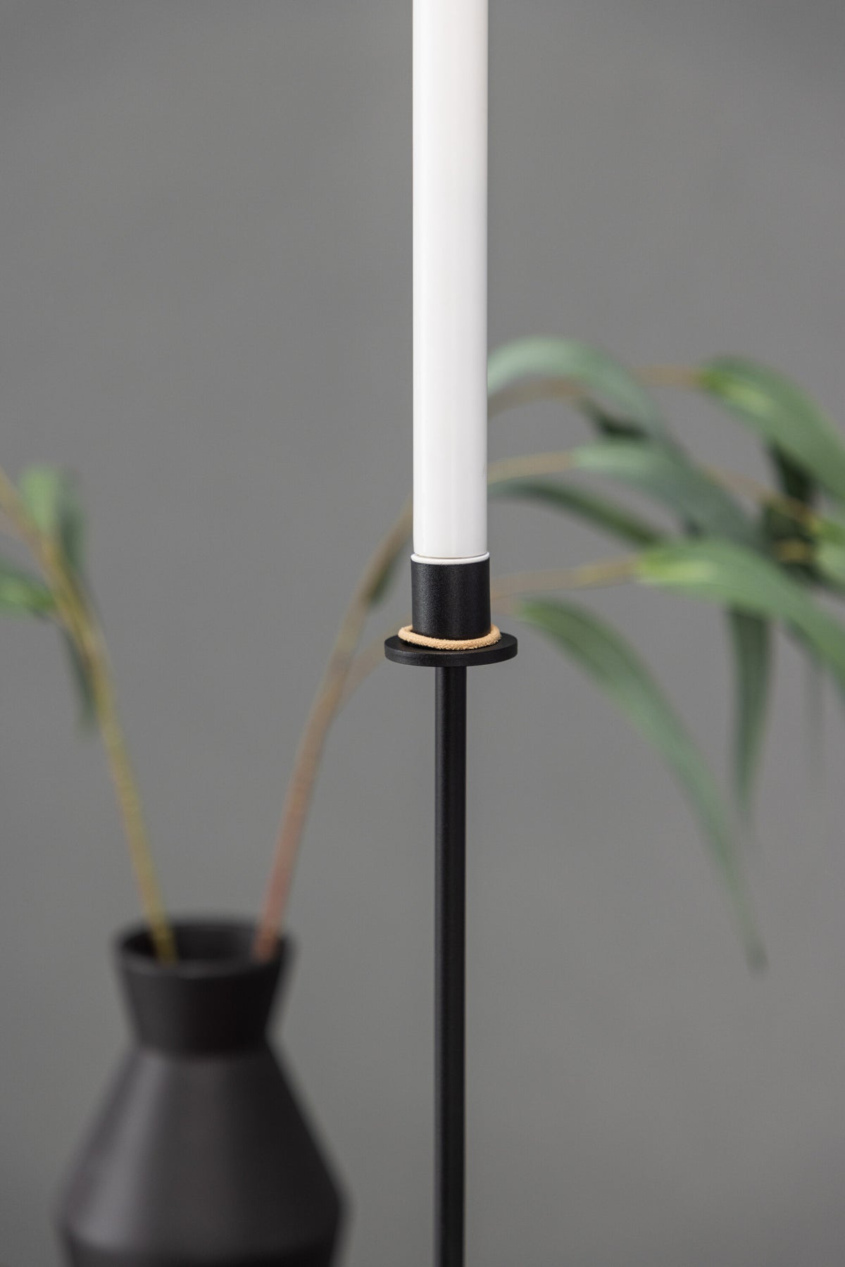 Högehall Kerzenständer in Schwarz präsentiert im Onlineshop von KAQTU Design AG. Kerzenständer ist von Venture Home