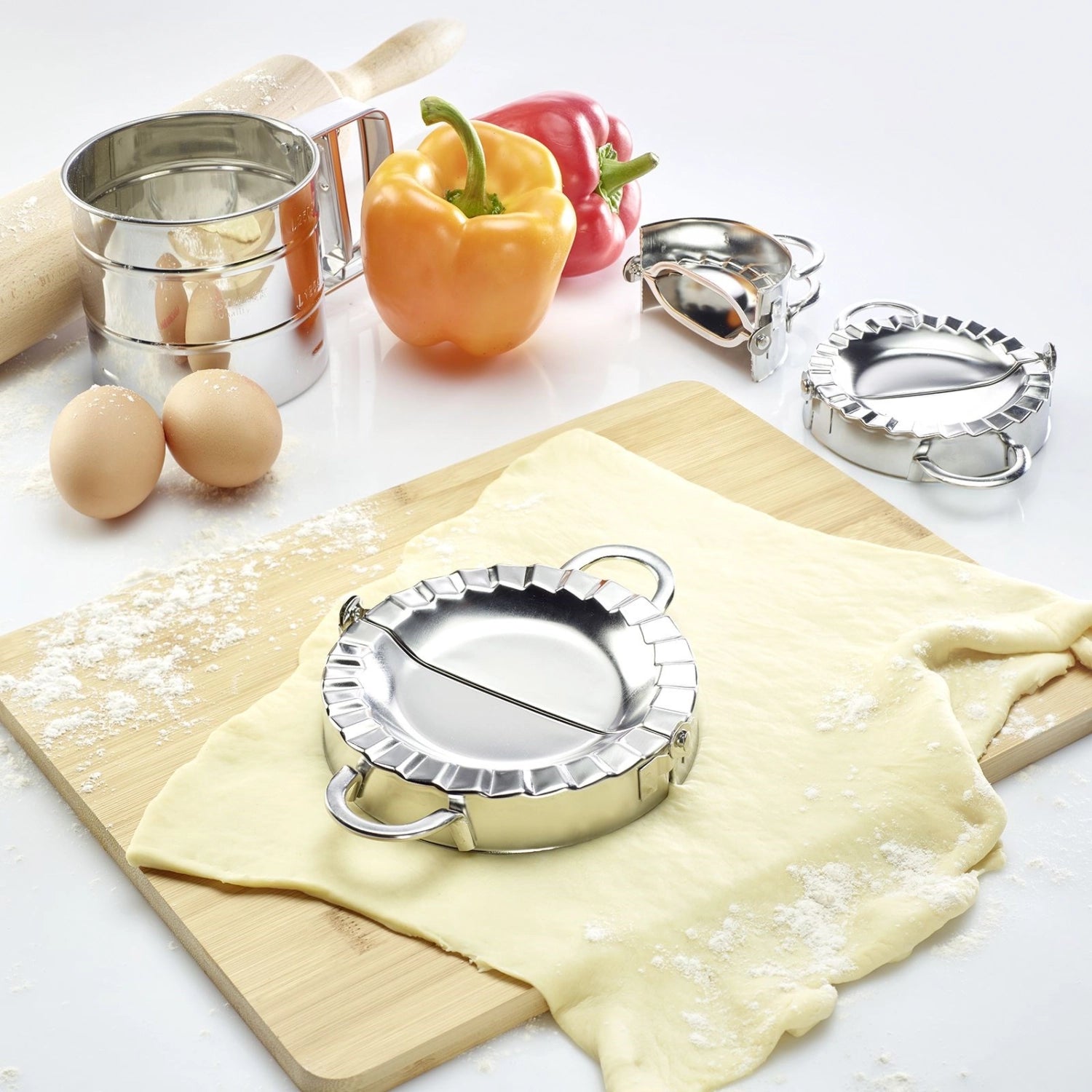 Ravioliformer Emilia von Westmark, 7.5 cm, praktischer Küchenhelfer zum Formen von perfekten Ravioli, ideal für Pasta-Liebhaber.
