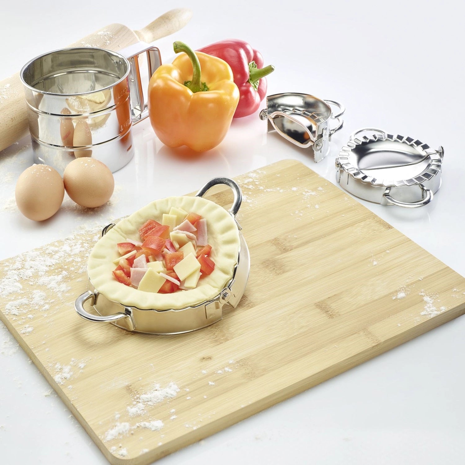 Praktischer Ravioliformer Gina von Westmark, 9.5 cm, perfekt für die Zubereitung von köstlichen, selbstgemachten Ravioli in der heimischen Küche.