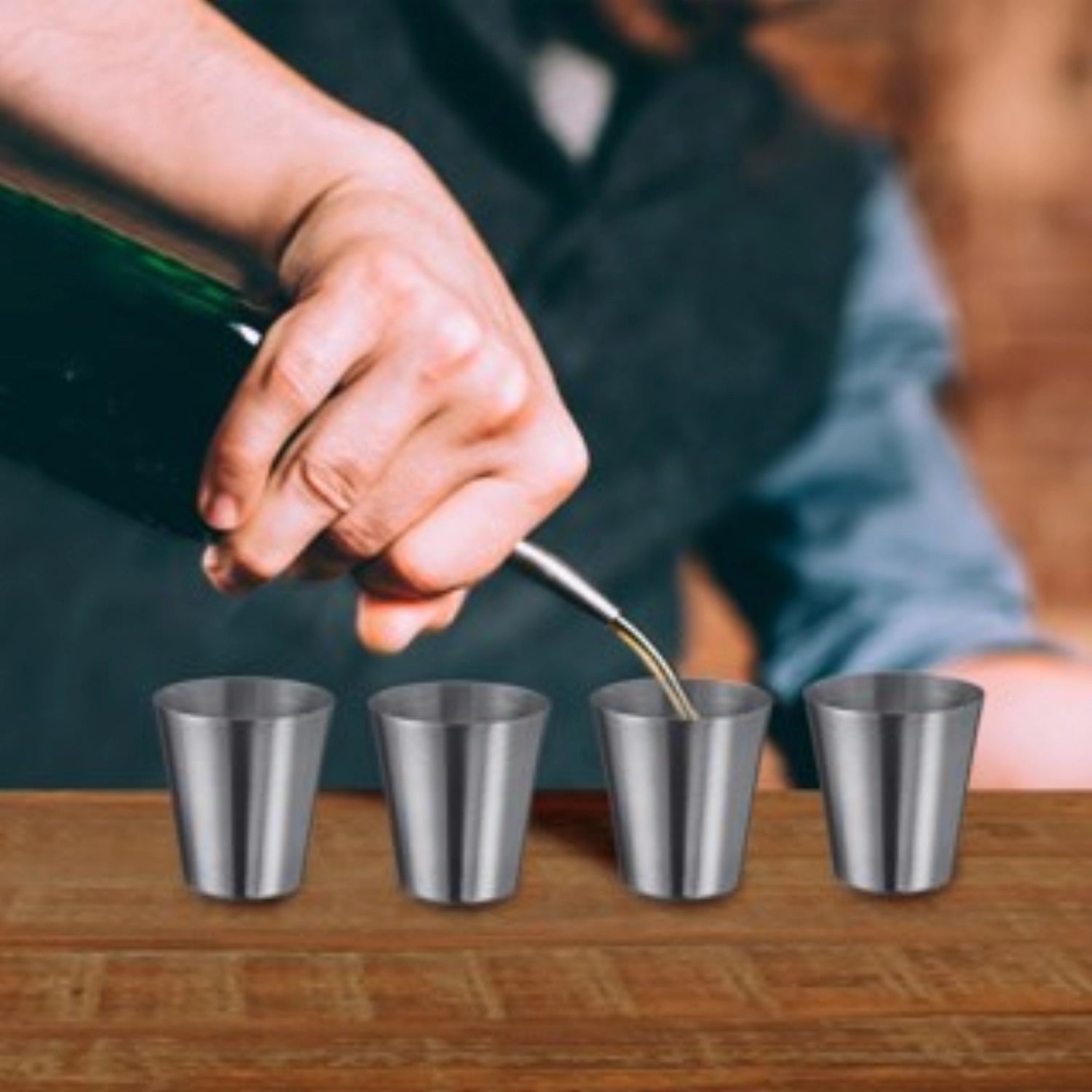 Elegantes 4er Set Mini Becher Mendo (30ml) von Westmark, perfekt für kreative Drinks und Shots – ein stilvolles Accessoire für jede Bar.