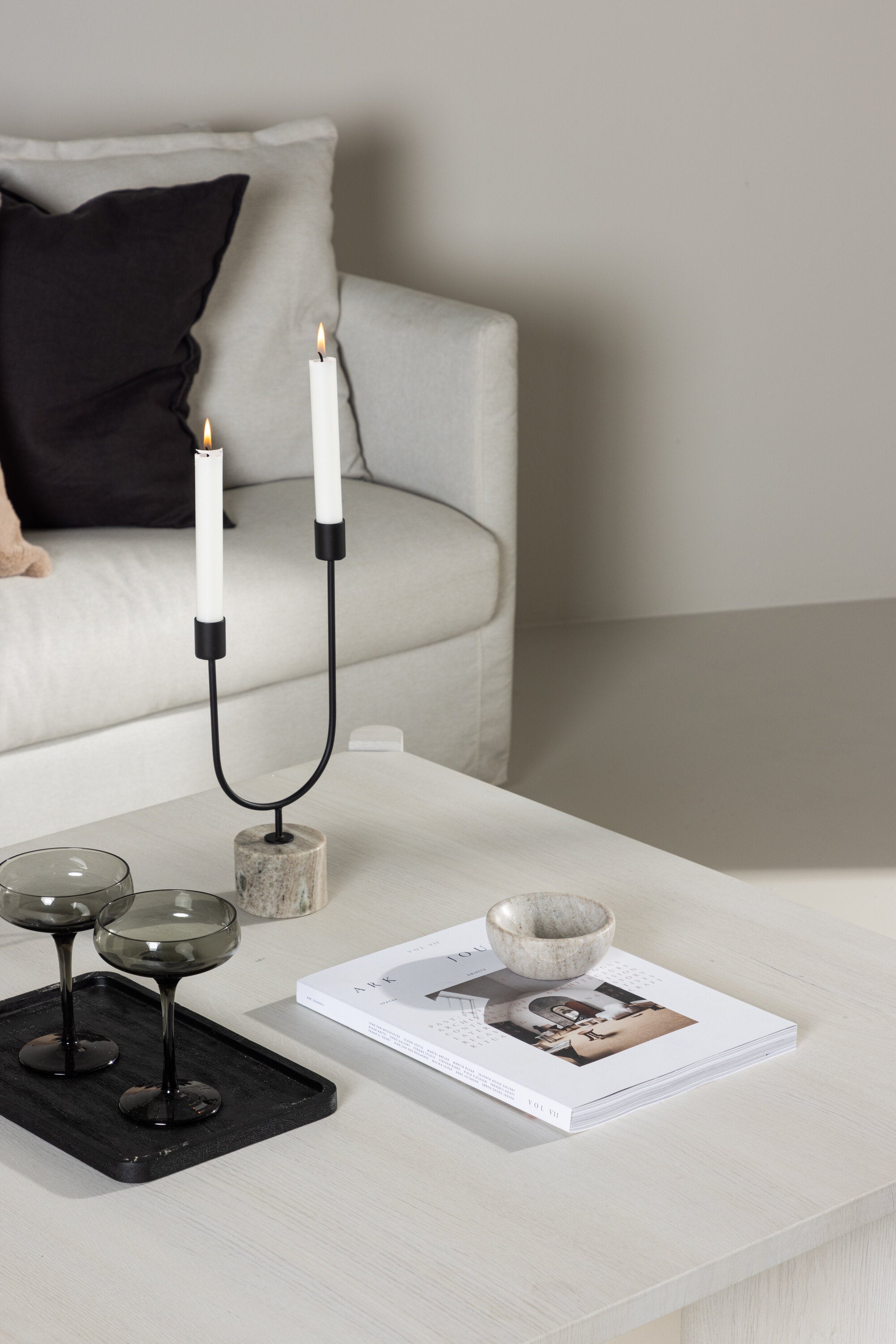 Rogaland Coffee Tisch in Tünchen präsentiert im Onlineshop von KAQTU Design AG. Beistelltisch ist von Venture Home