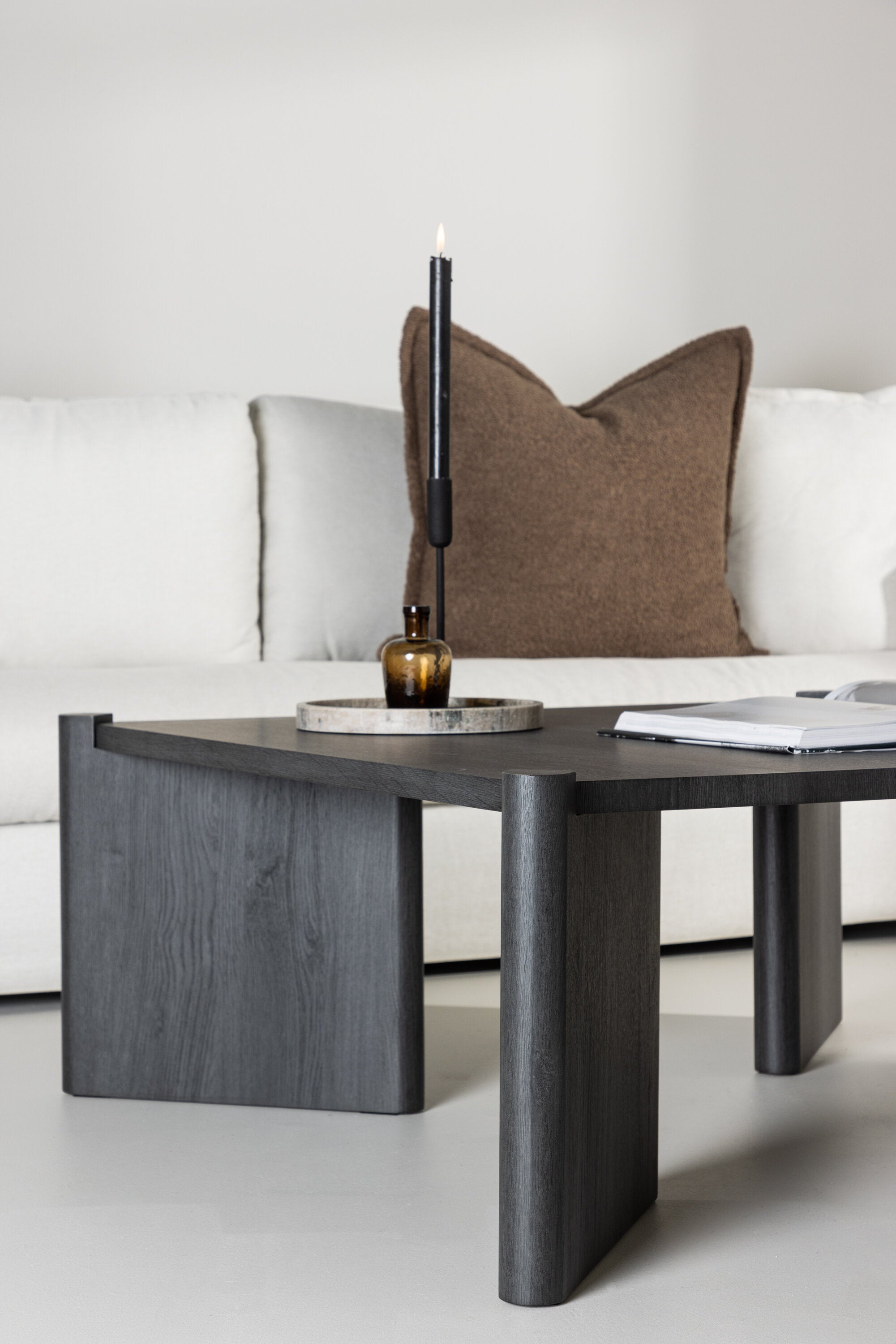 Rogaland Coffee Tisch in Schwarz präsentiert im Onlineshop von KAQTU Design AG. Beistelltisch ist von Venture Home
