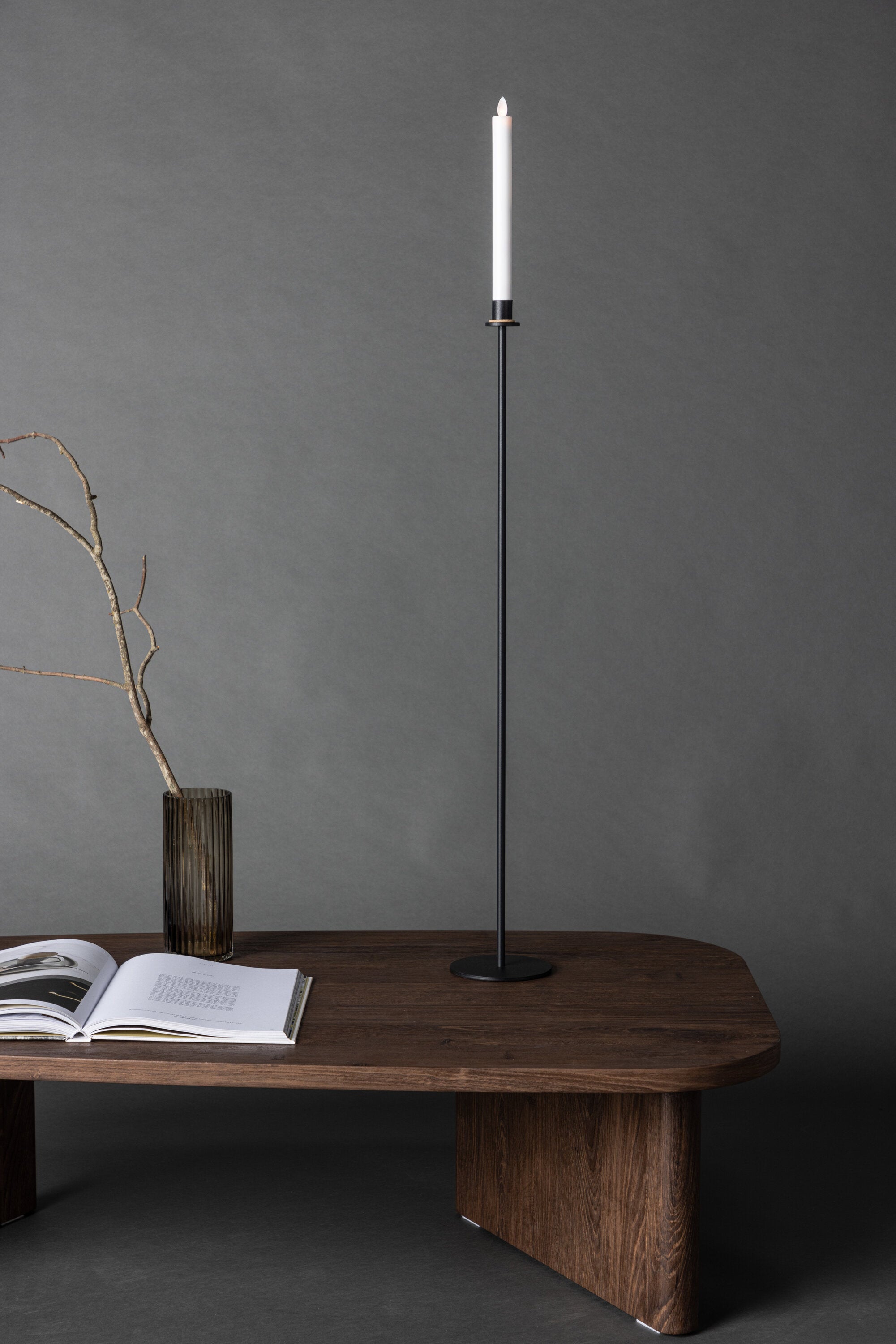 Högehall Kerzenständer in Schwarz präsentiert im Onlineshop von KAQTU Design AG. Kerzenständer ist von Venture Home