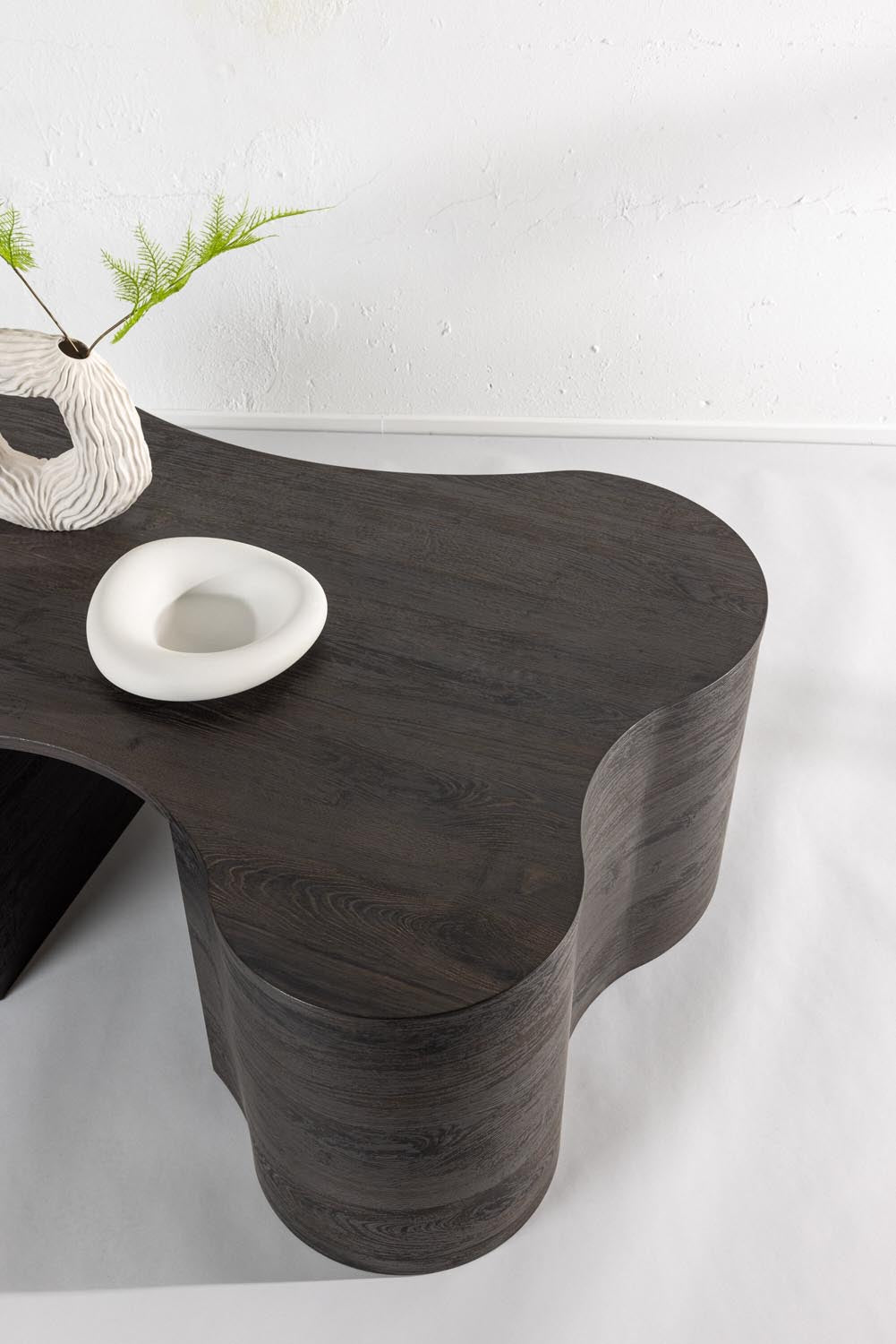 Larvik Coffee Tisch in Mokka präsentiert im Onlineshop von KAQTU Design AG. Beistelltisch ist von Venture Home