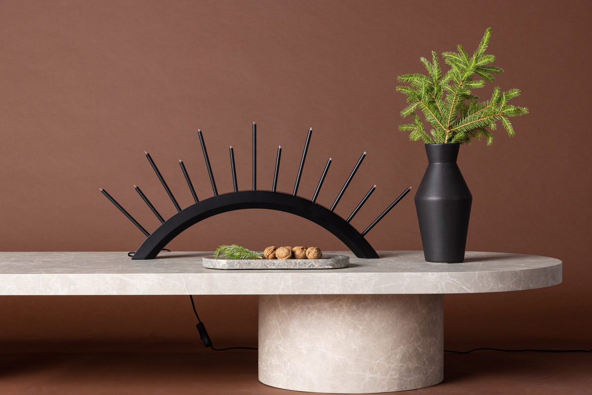 Kettilsås Candlestick in Schwarz präsentiert im Onlineshop von KAQTU Design AG. Weihnachtszubehör ist von Venture Home