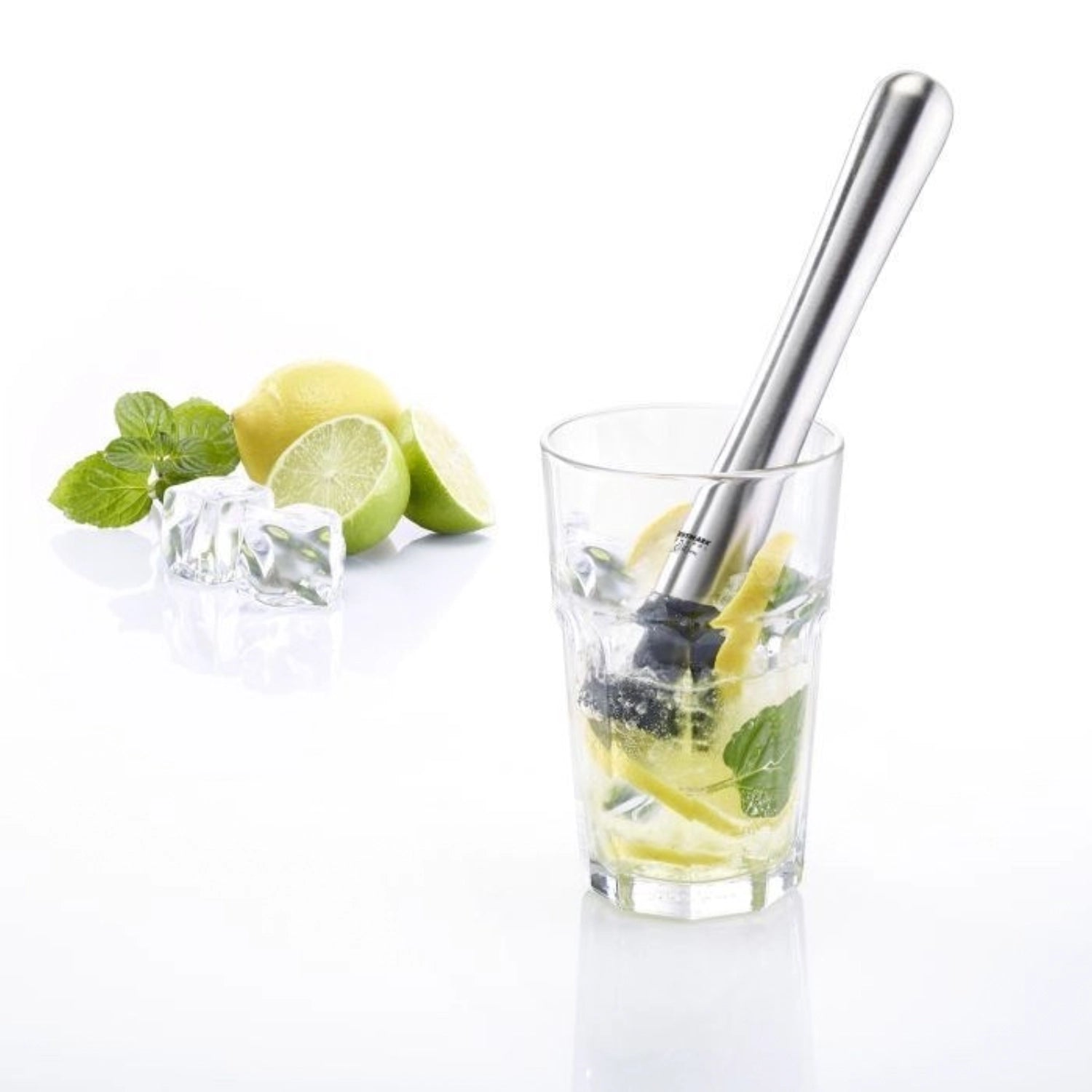Eleganter Caipirinha-Stössel aus feinem Holz, perfekt zum Muddlen von Zutaten für köstliche Cocktails und Drinks in der Bar.