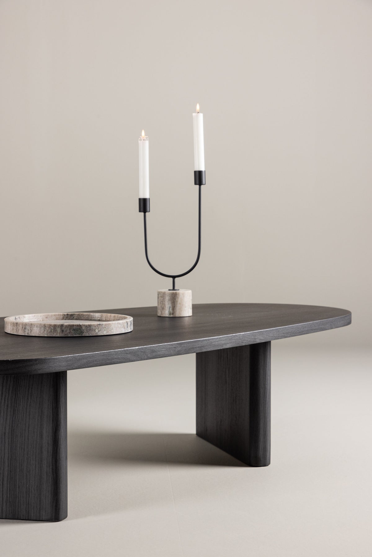 Grönvik Sofatisch in Schwarz präsentiert im Onlineshop von KAQTU Design AG. Beistelltisch ist von Venture Home