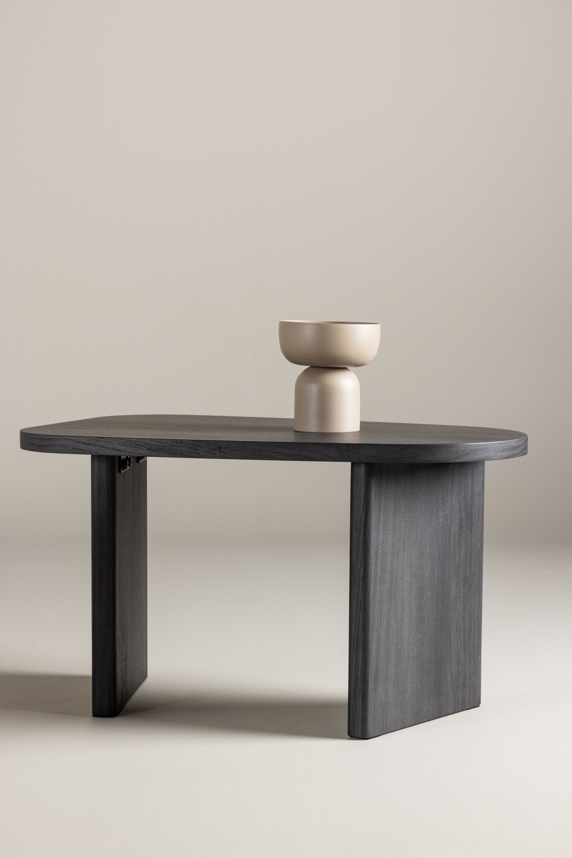 Grönvik Beistelltisch in Schwarz präsentiert im Onlineshop von KAQTU Design AG. Beistelltisch ist von Venture Home