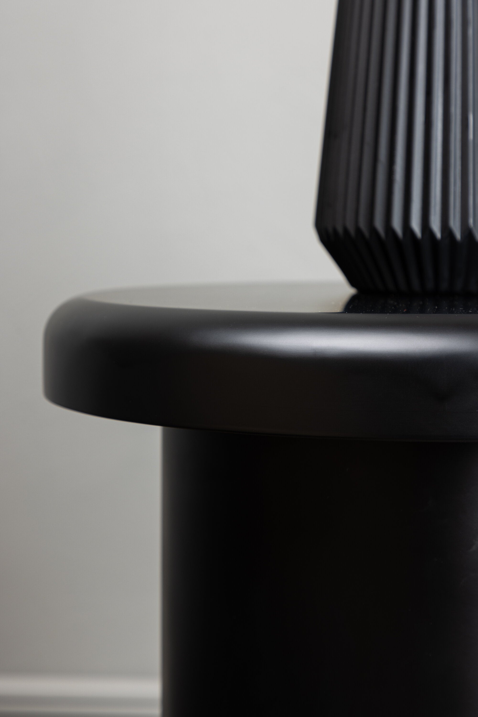 Namsos Beistelltisch in Schwarz präsentiert im Onlineshop von KAQTU Design AG. Beistelltisch ist von Venture Home