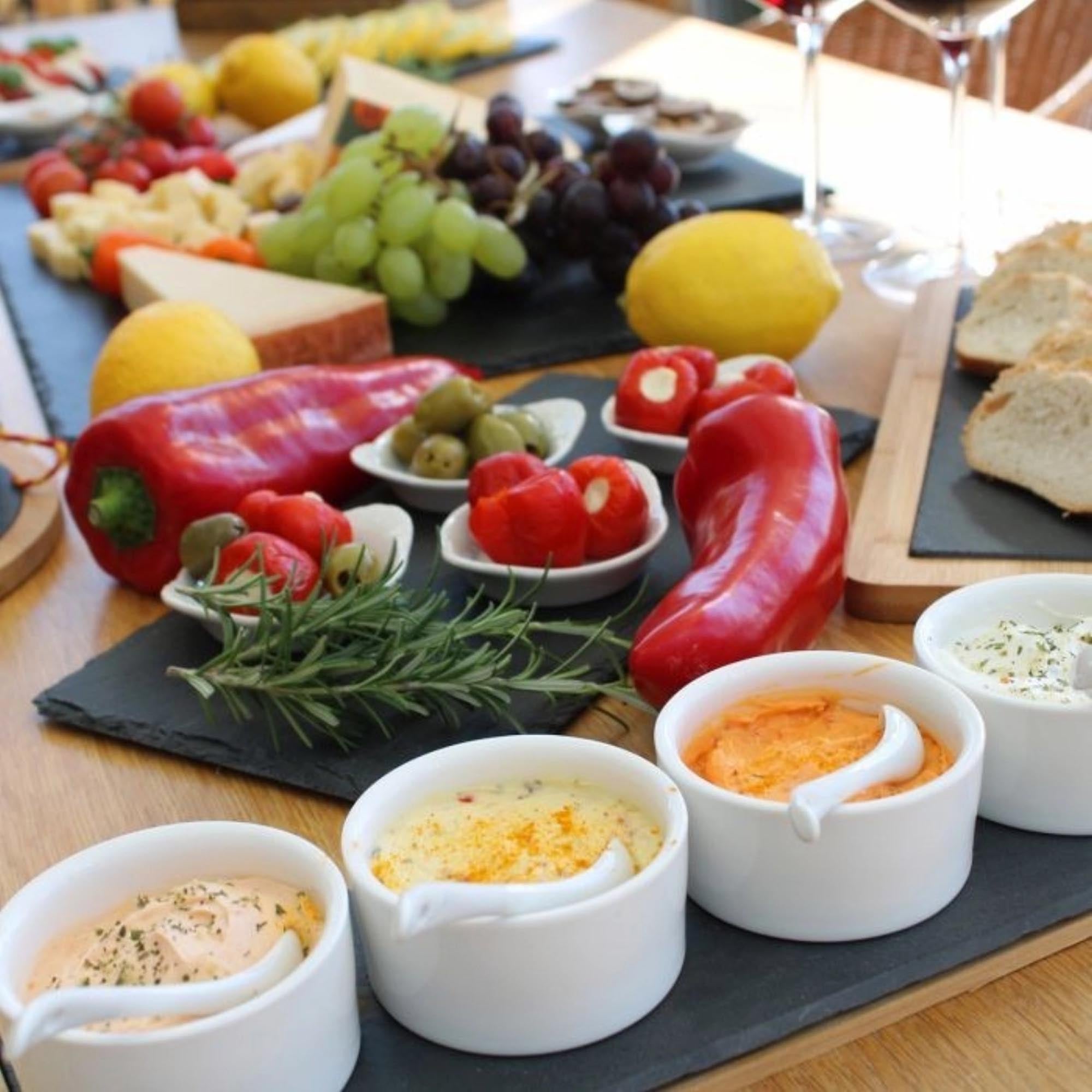 Stilvolles 9-teiliges Servierset von Westmark, ideal für Tapas und Snacks, perfekt für gesellige Runden und kulinarische Erlebnisse.