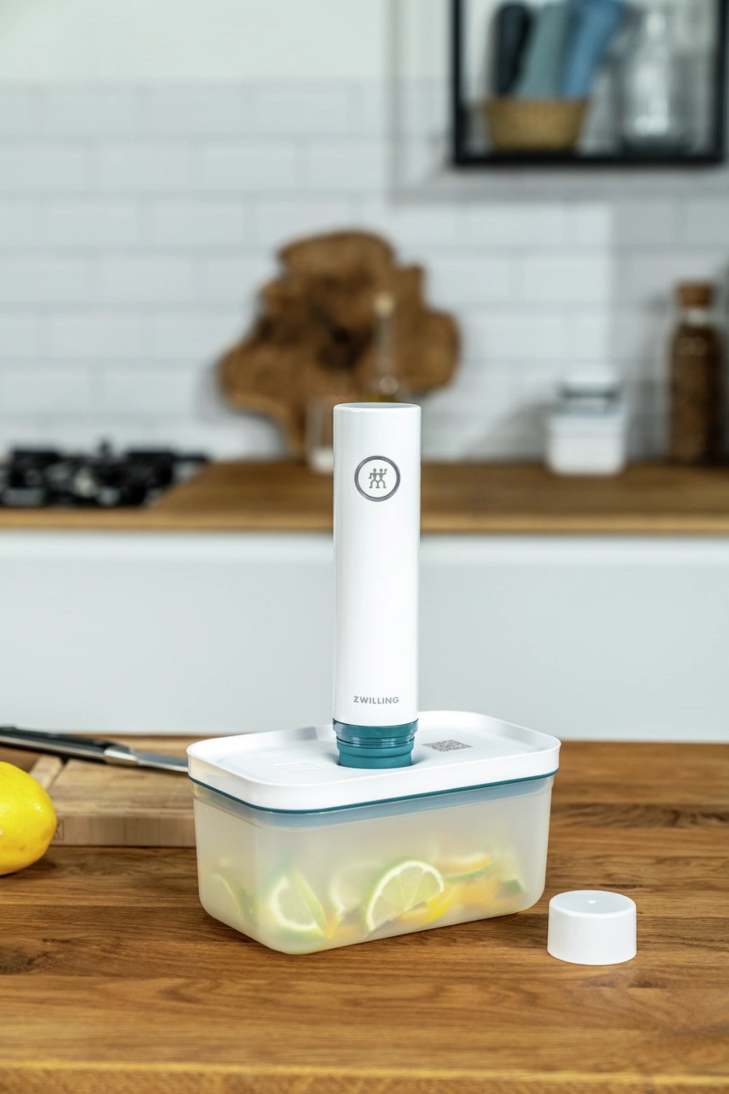7-teiliges La Mer Vakuumset von Zwilling in stilvollem Weiß, perfekt für die luftdichte Lagerung und Frischhaltung von Lebensmitteln.
